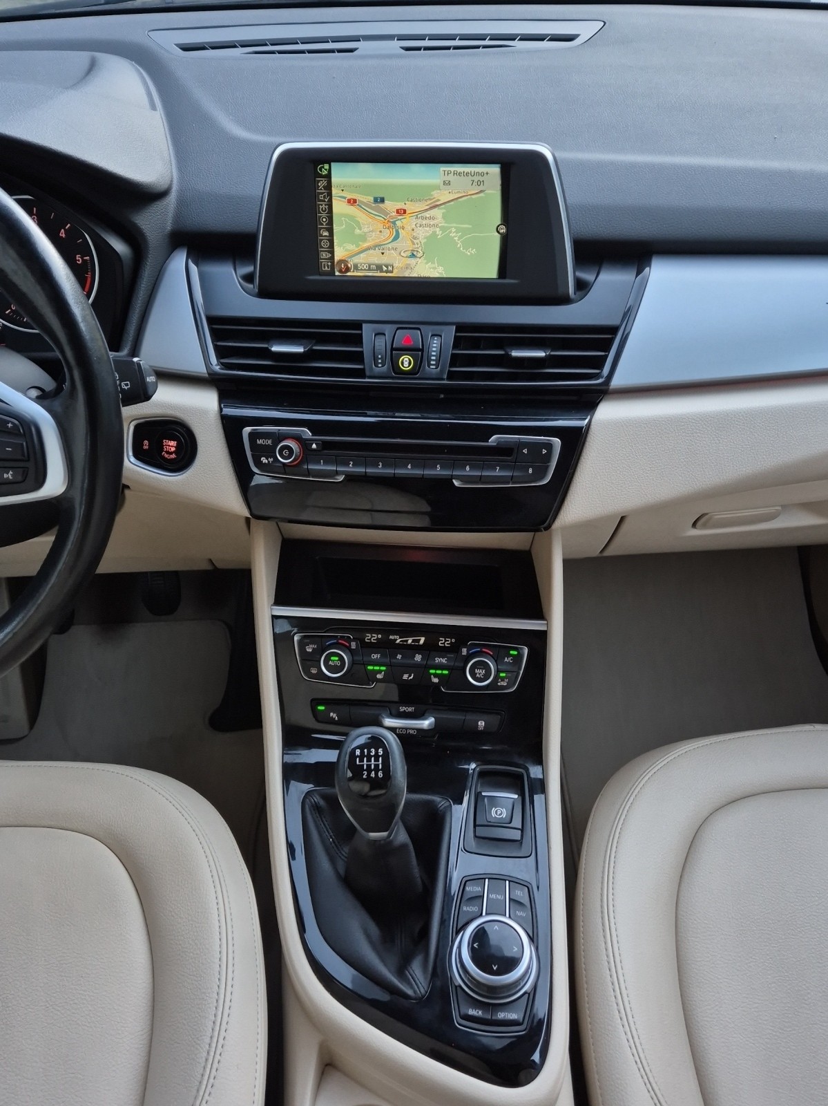BMW 218d xDrive Gran Tourer-image-11