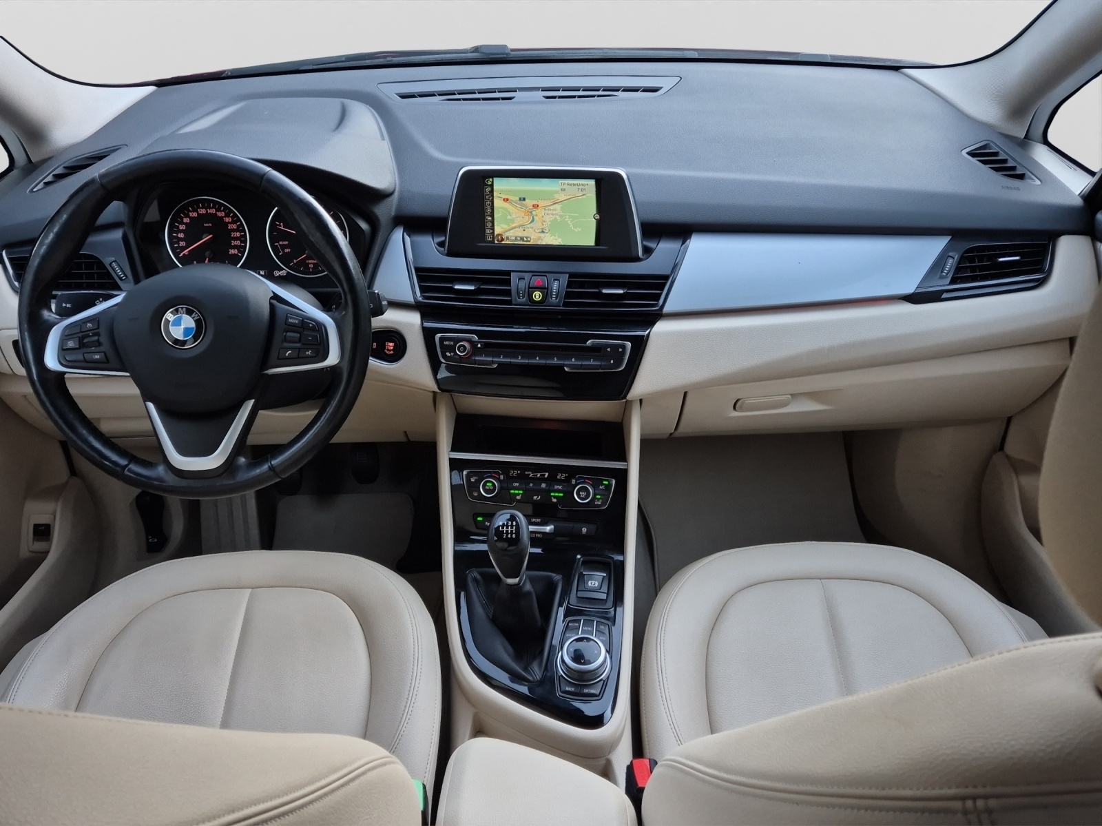 BMW 218d xDrive Gran Tourer-image-9