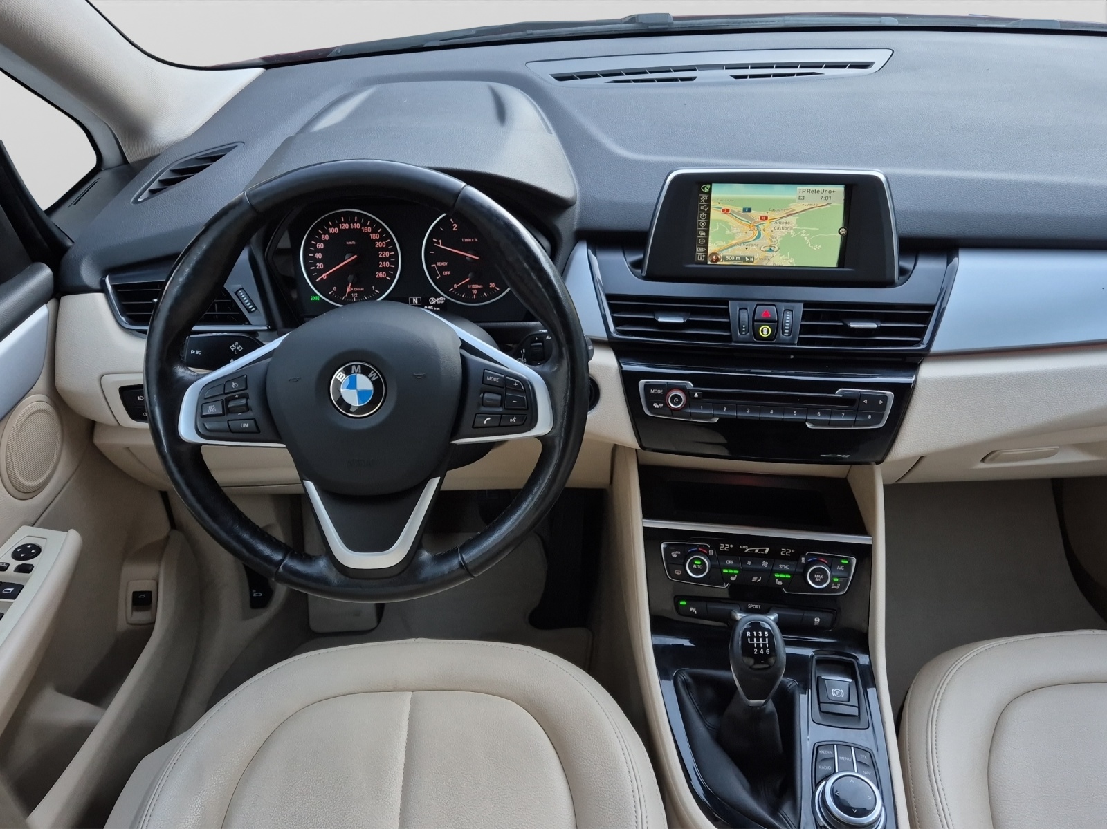 BMW 218d xDrive Gran Tourer-image-10