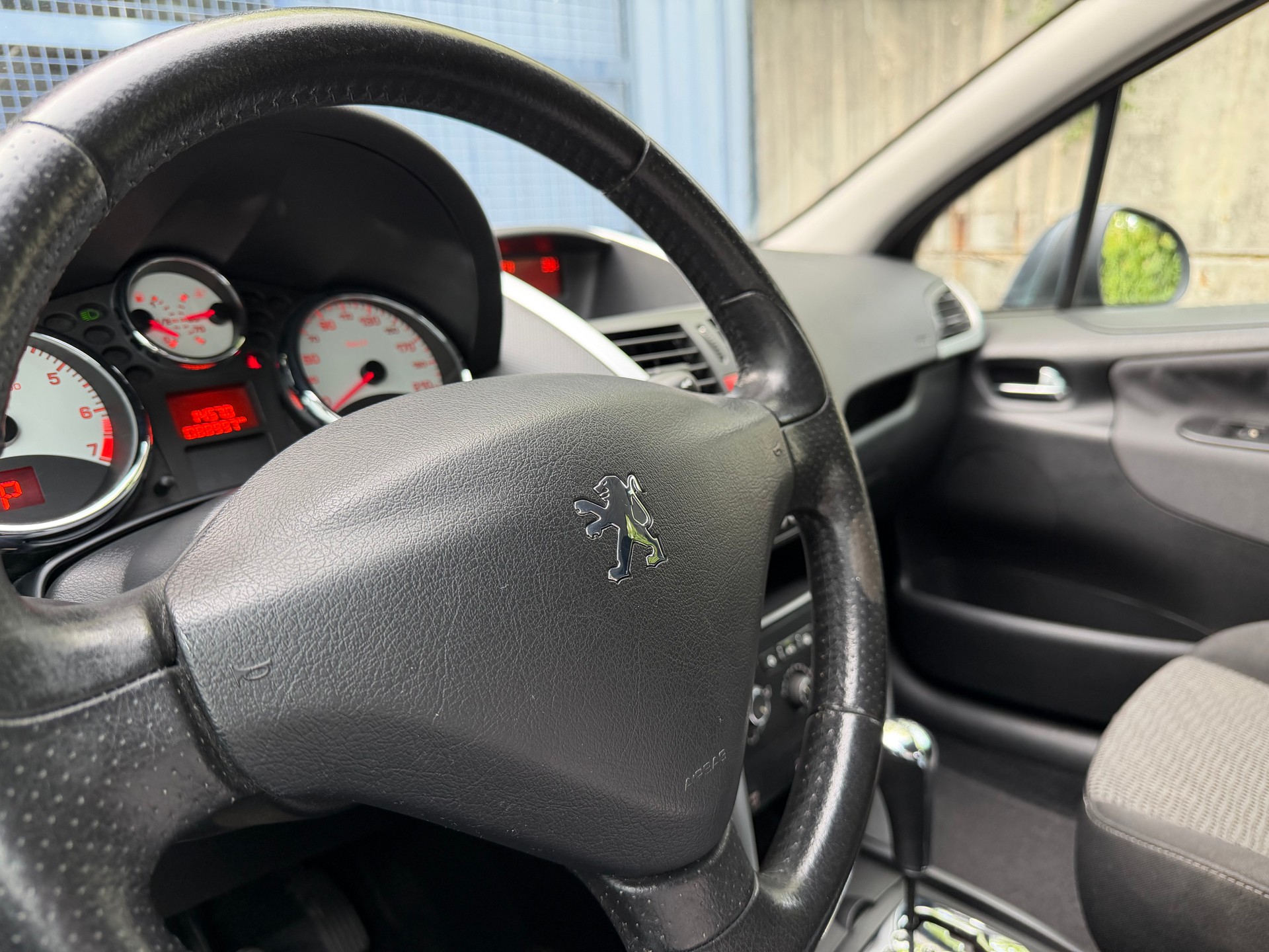 PEUGEOT 207 1.6 16V Sport Automatic-image-17