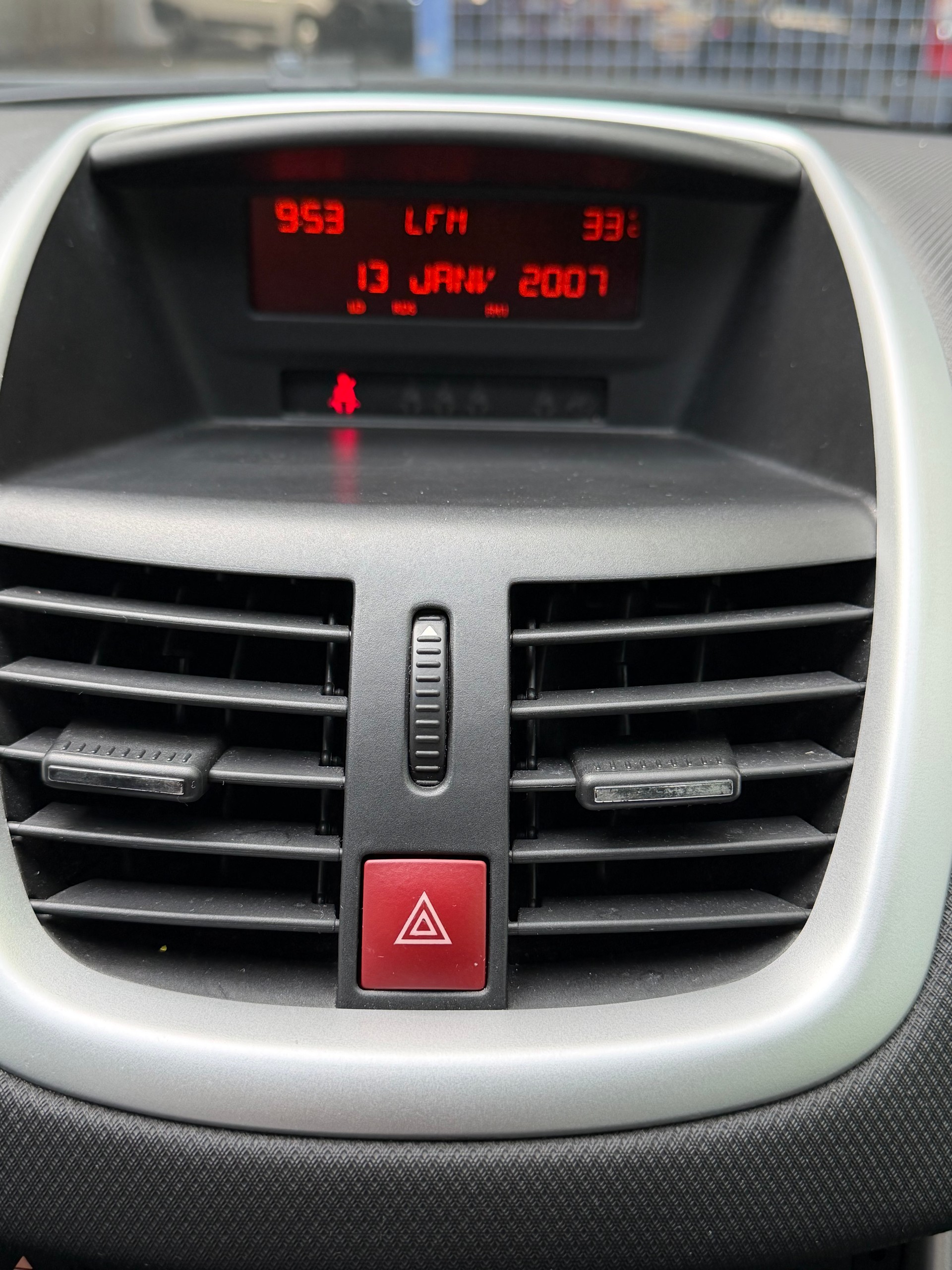 PEUGEOT 207 1.6 16V Sport Automatic-image-23