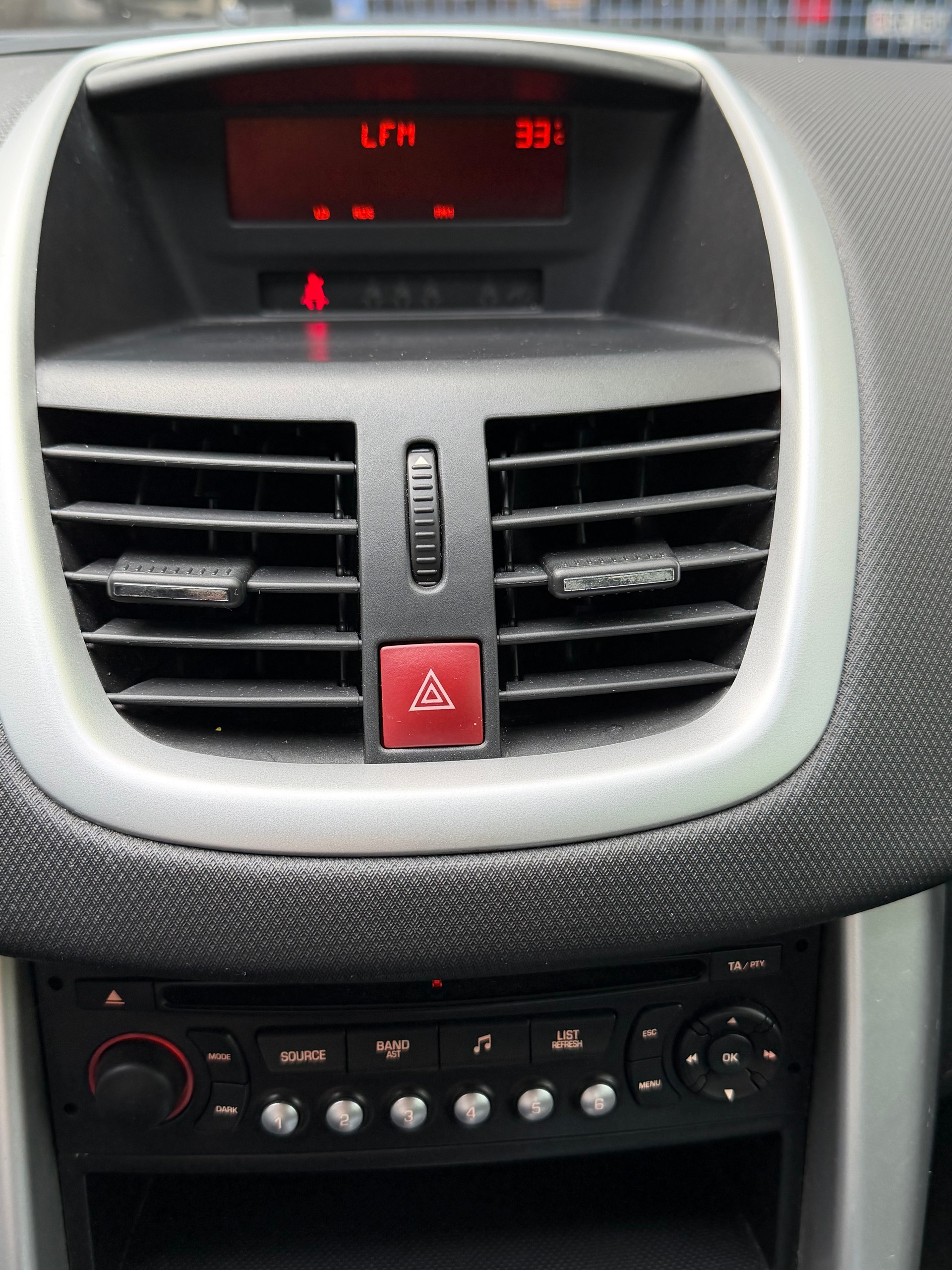 PEUGEOT 207 1.6 16V Sport Automatic-image-22