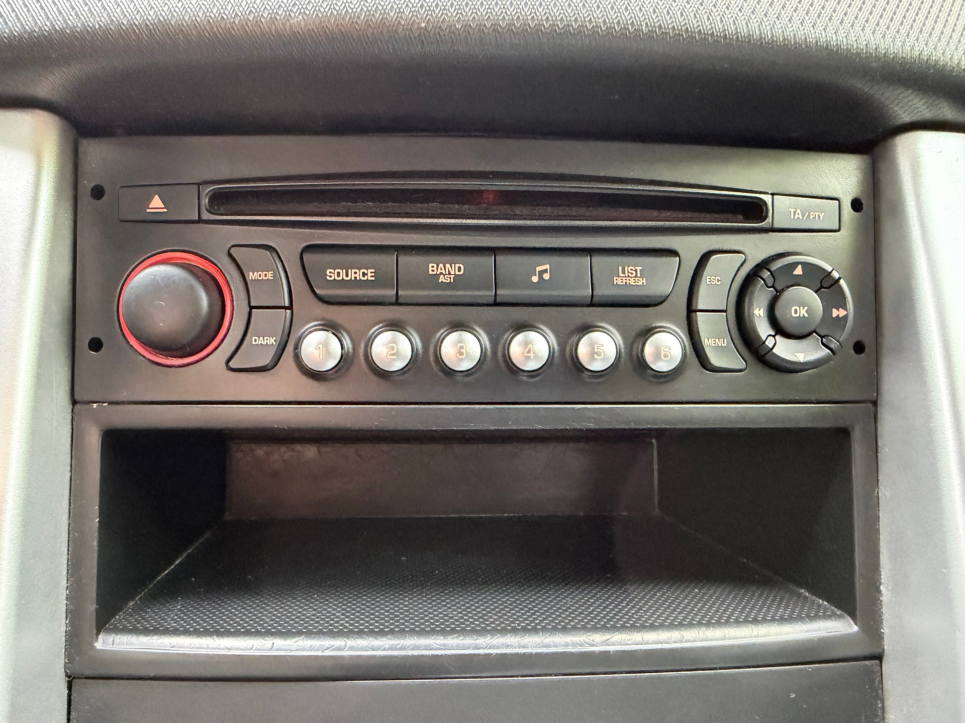 PEUGEOT 207 1.6 16V Sport Automatic-image-26