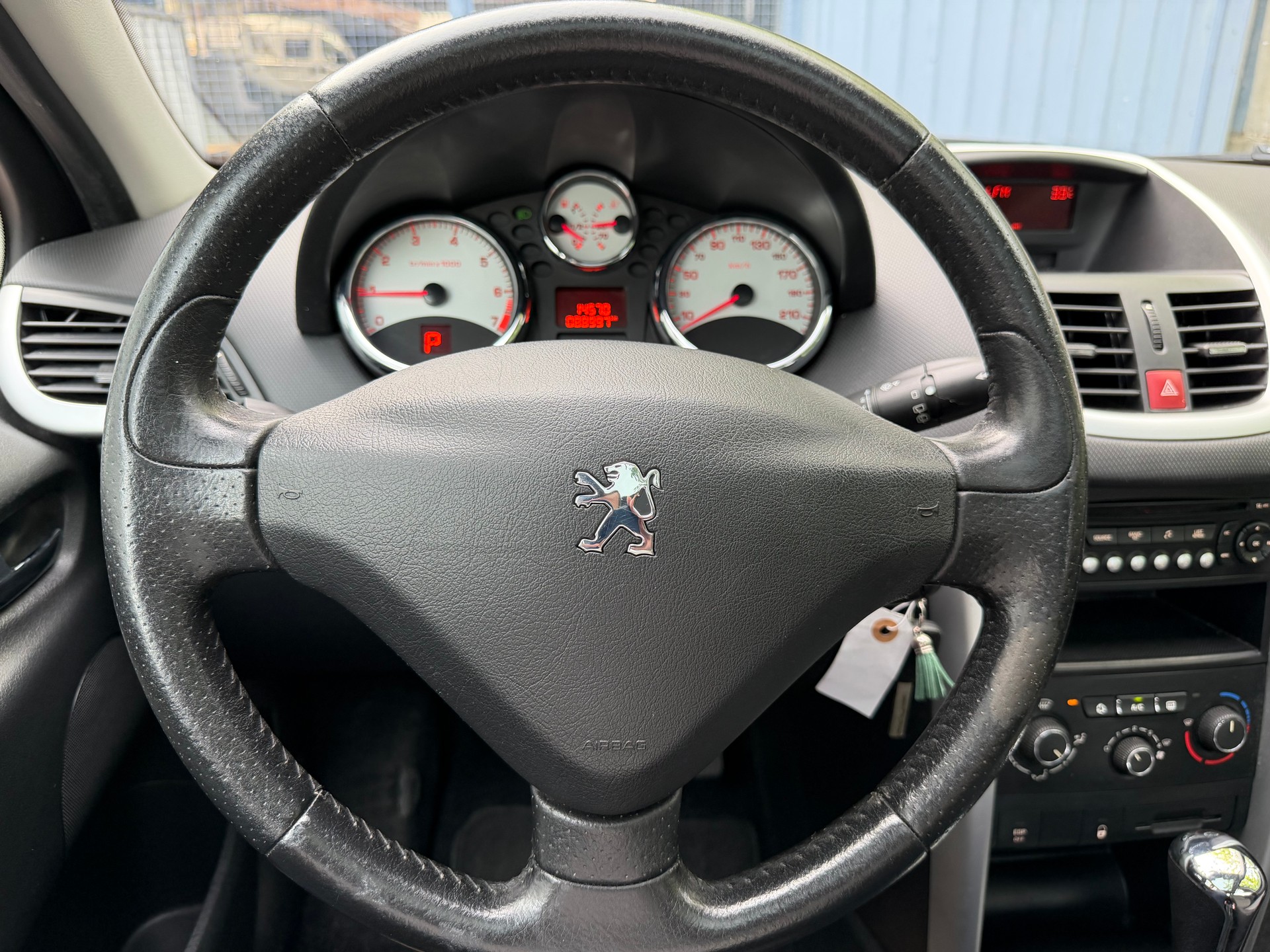 PEUGEOT 207 1.6 16V Sport Automatic-image-18