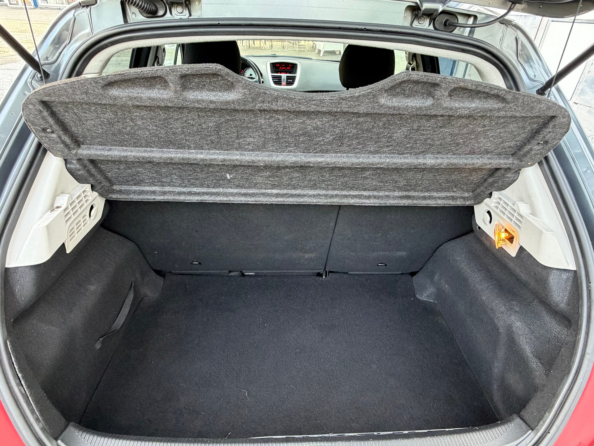 PEUGEOT 207 1.6 16V Sport Automatic-image-6