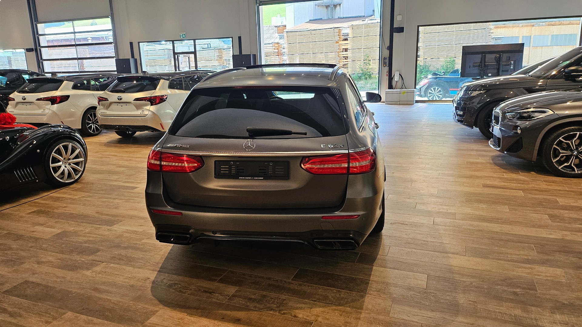 MERCEDES-BENZ E 63 AMG S 4 Matic 9G-Tronic, 612 PS selenitgrau, Top Ausstattung AMG Performance-Abgasanlageđ„-image-10