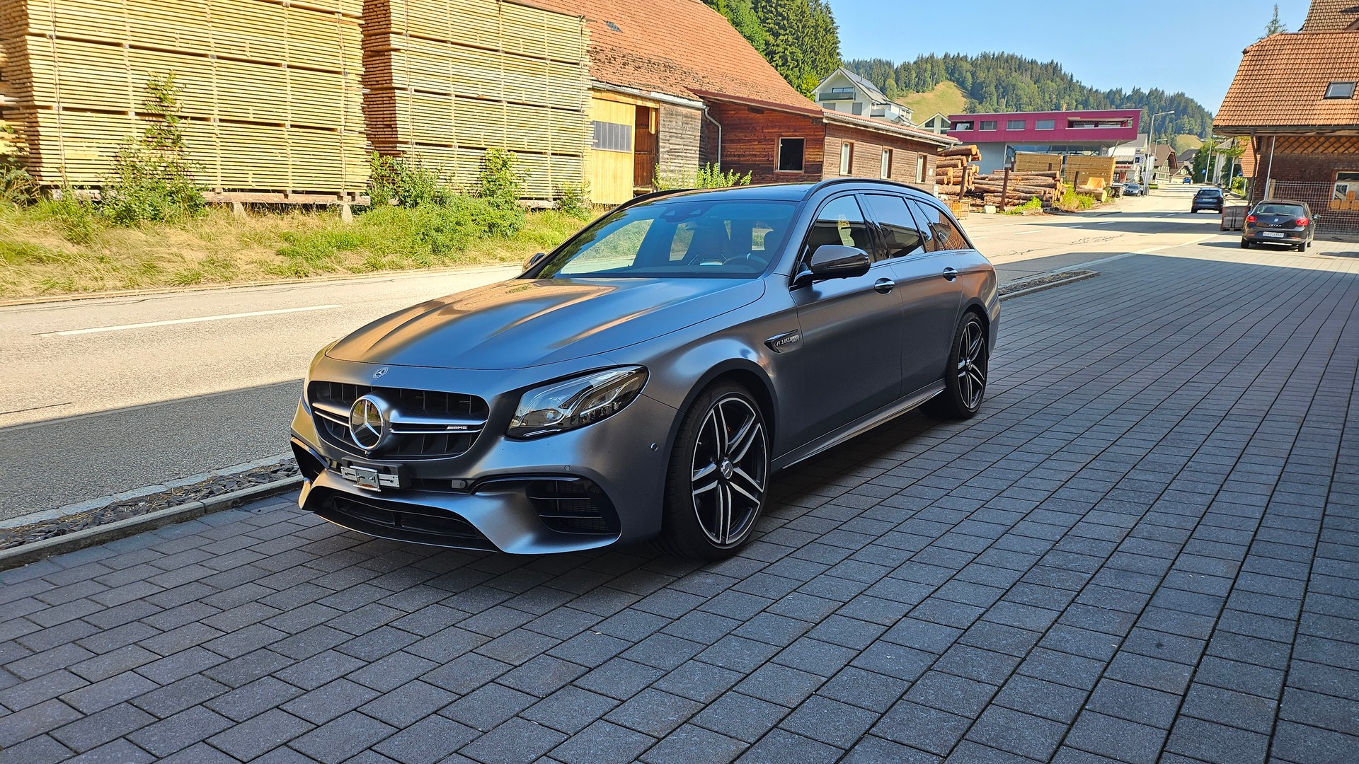 MERCEDES-BENZ E 63 AMG S 4 Matic 9G-Tronic, 612 PS selenitgrau, Top Ausstattung AMG Performance-Abgasanlageđ„-image-30