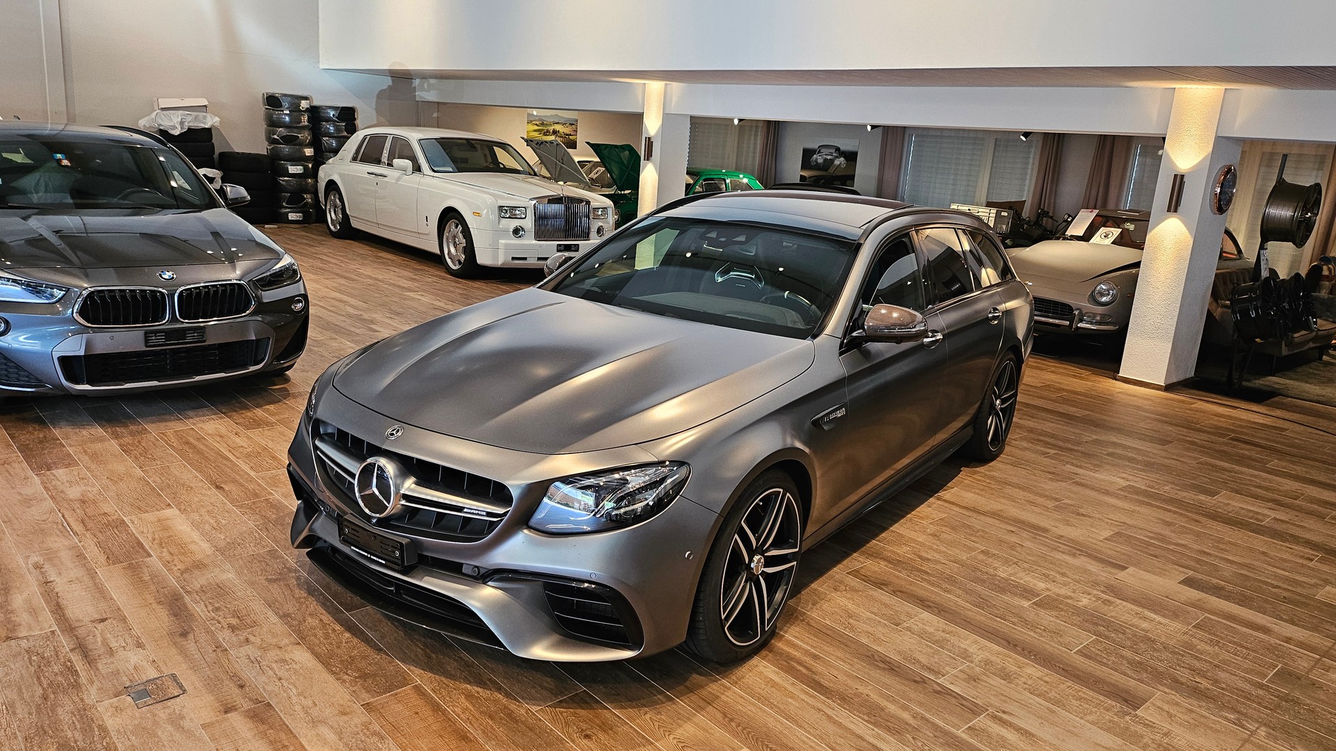 MERCEDES-BENZ E 63 AMG S 4 Matic 9G-Tronic, 612 PS selenitgrau, Top Ausstattung AMG Performance-Abgasanlage-showroom-element-1