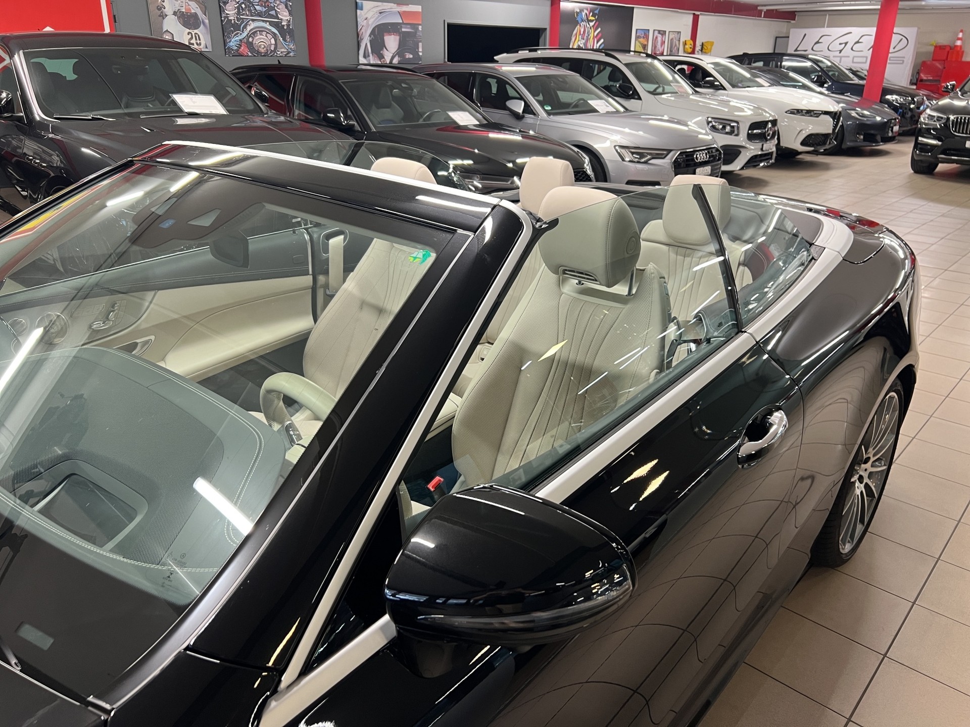 MERCEDES-BENZ E 200 Cabriolet 4Matic AMG Line 9G-Tronic-image-17