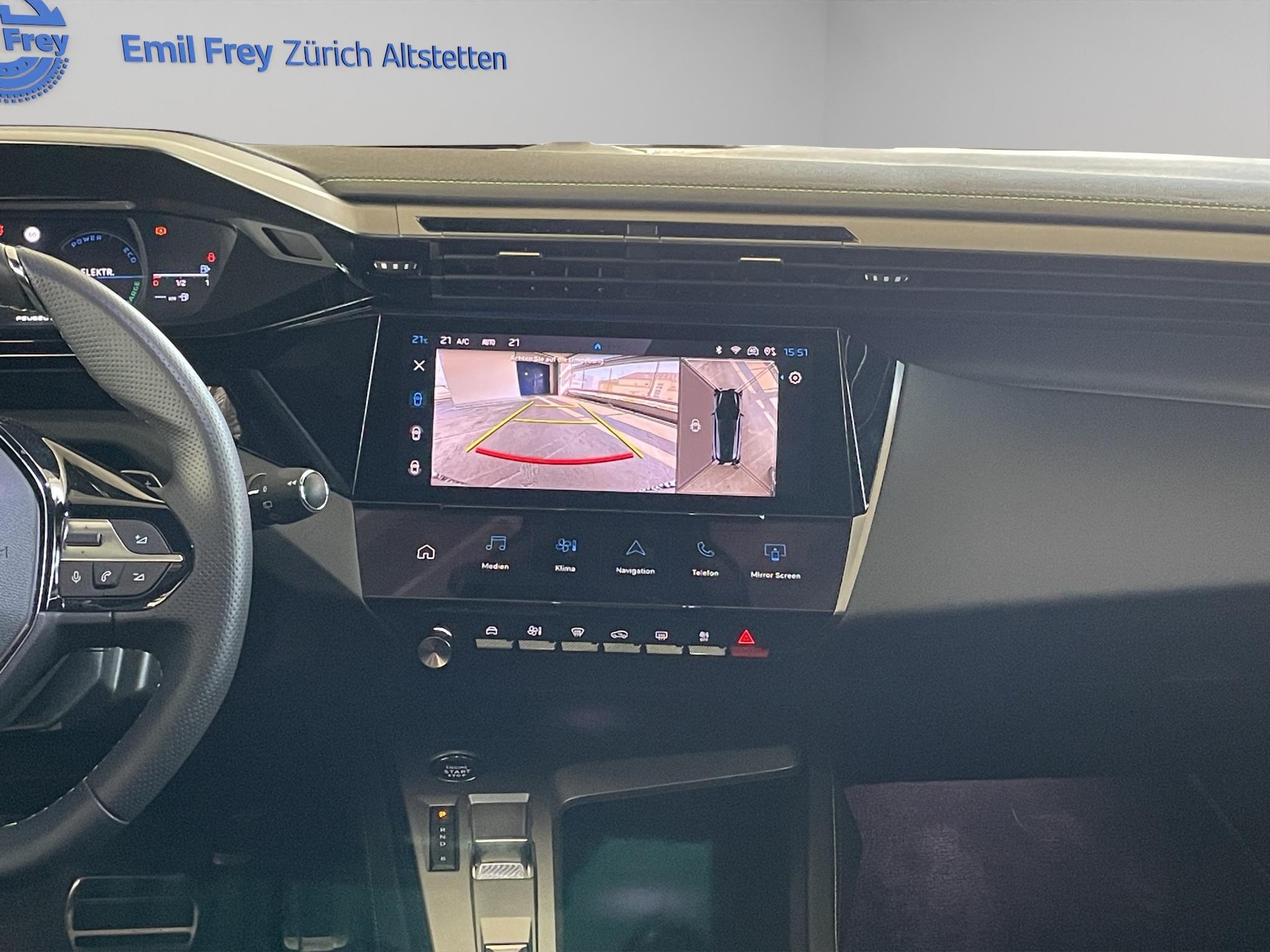 PEUGEOT 308 SW 1.6 PHEV 180 GT (Plug-in Hybrid)-image-11