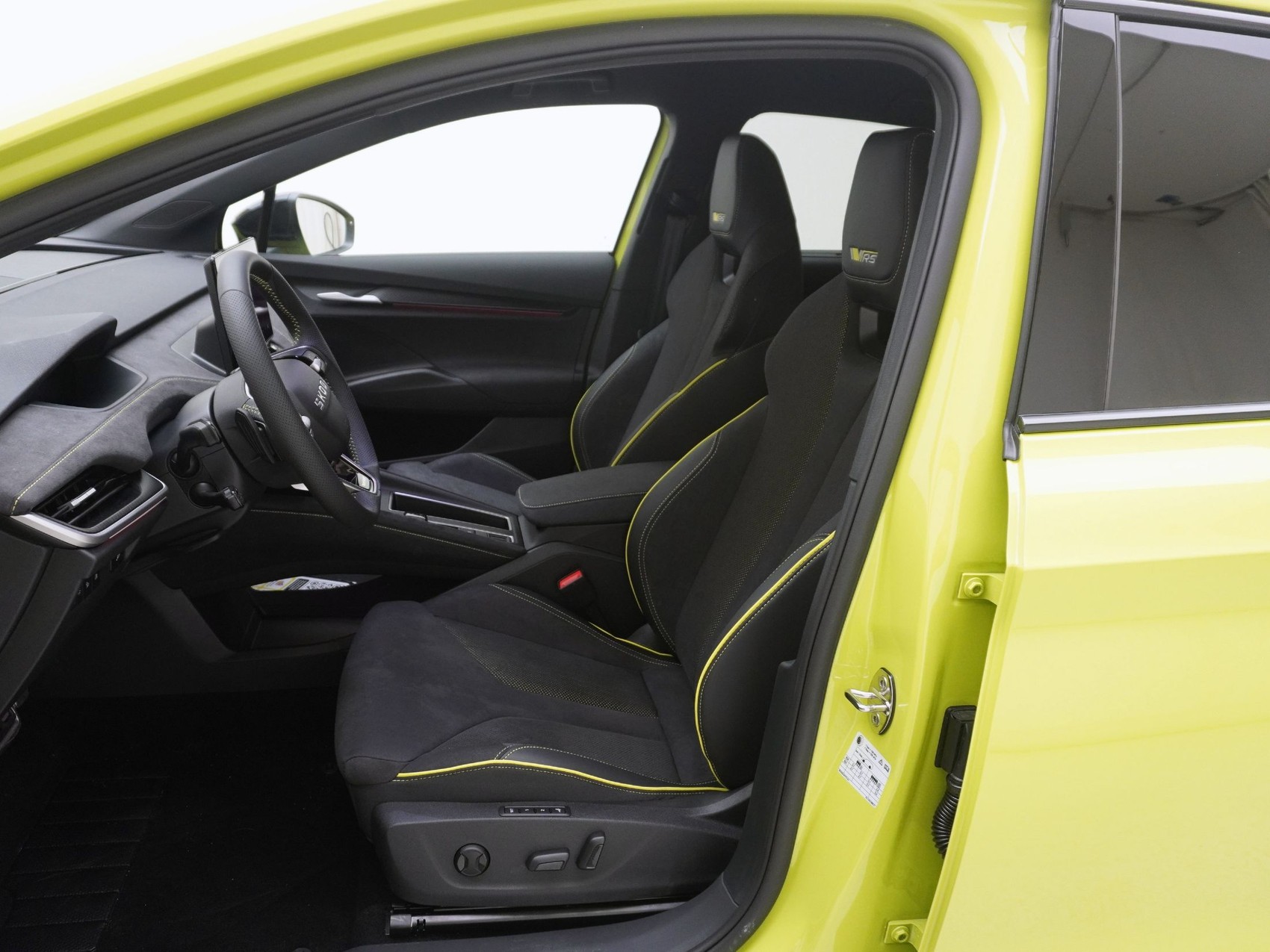 SKODA Elroq RS 4x4-image-11