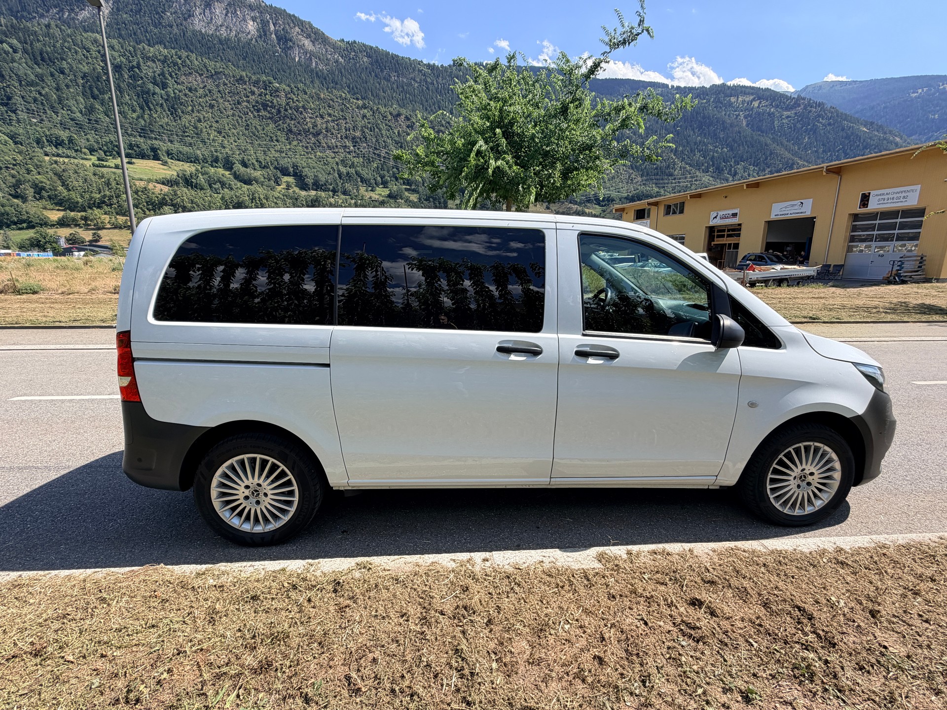 MERCEDES-BENZ Vito 114 BlueTec Tourer Base 4Matic 7G-Tronic-image-2