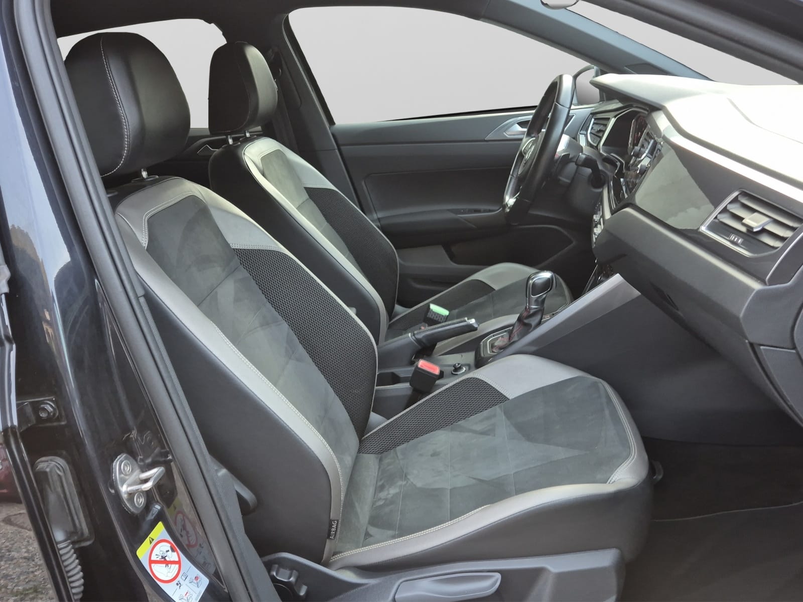 VW Polo 2.0 TSI GTI DSG-image-8