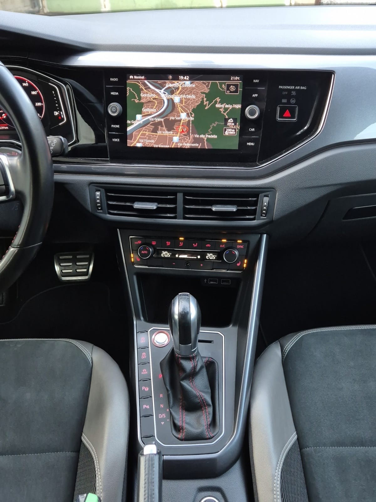 VW Polo 2.0 TSI GTI DSG-image-11