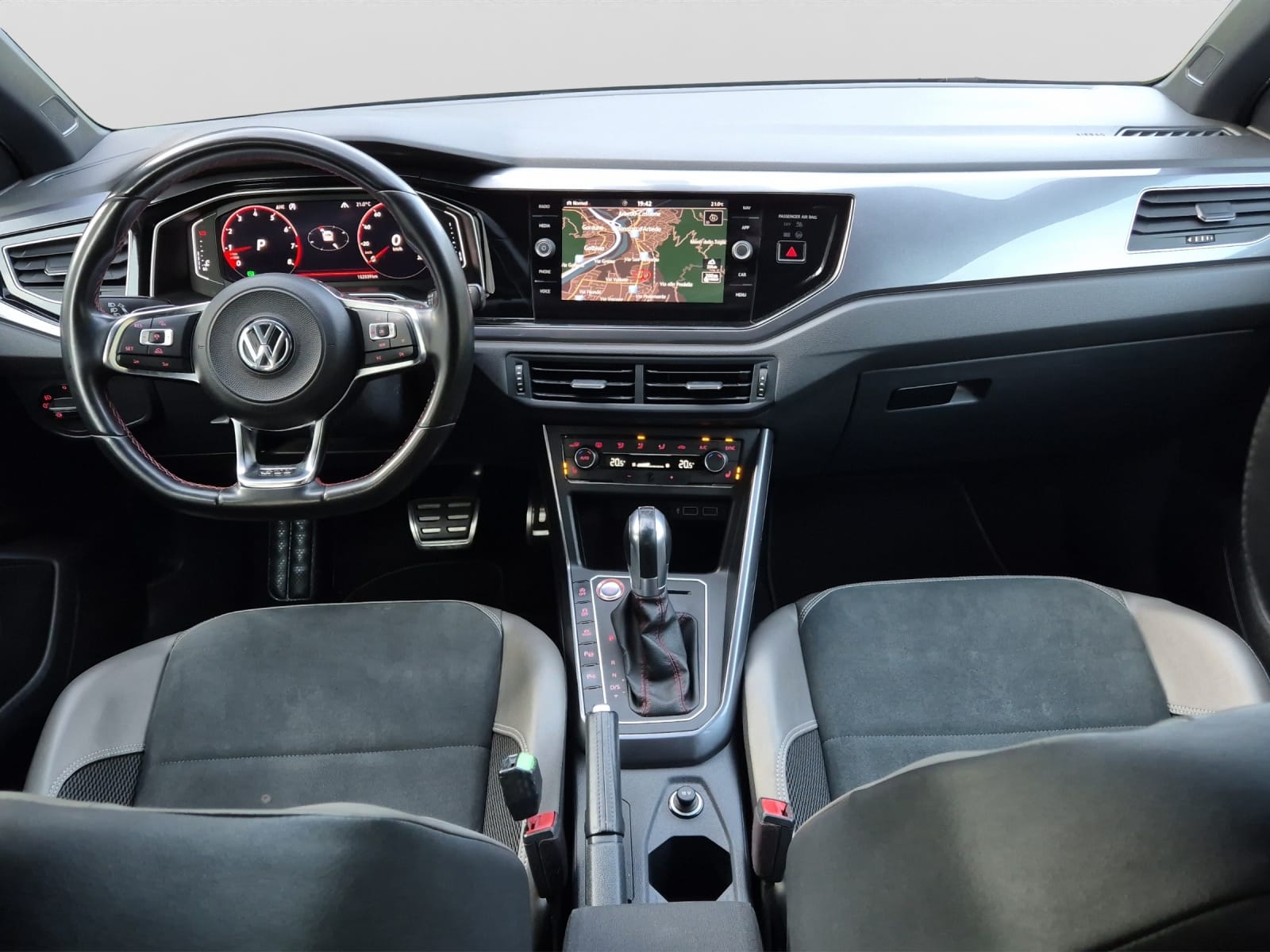 VW Polo 2.0 TSI GTI DSG-image-12