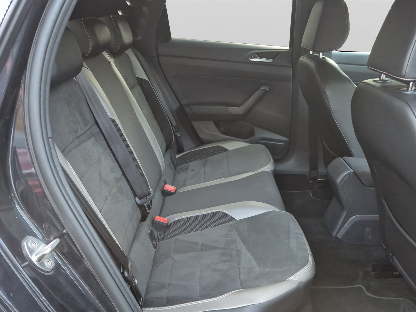 VW Polo 2.0 TSI GTI DSG-image-9