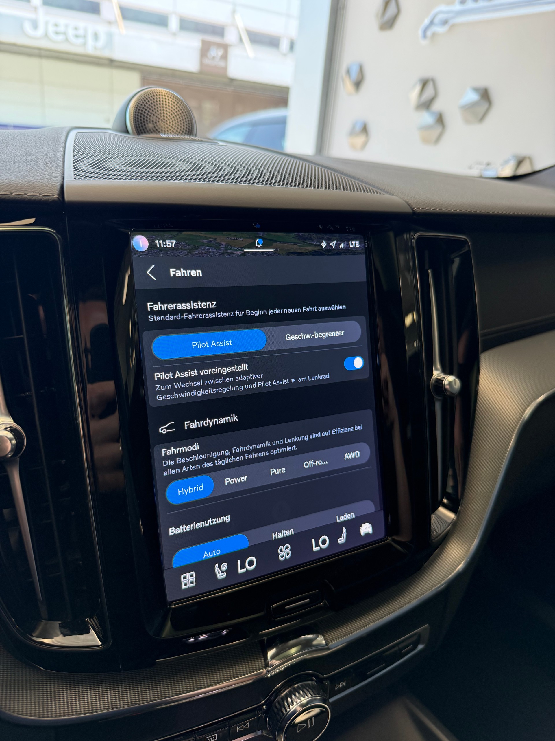 VOLVO XC60 T8 eAWD PluginHybrid Ultimate Dark Geartronic-image-17