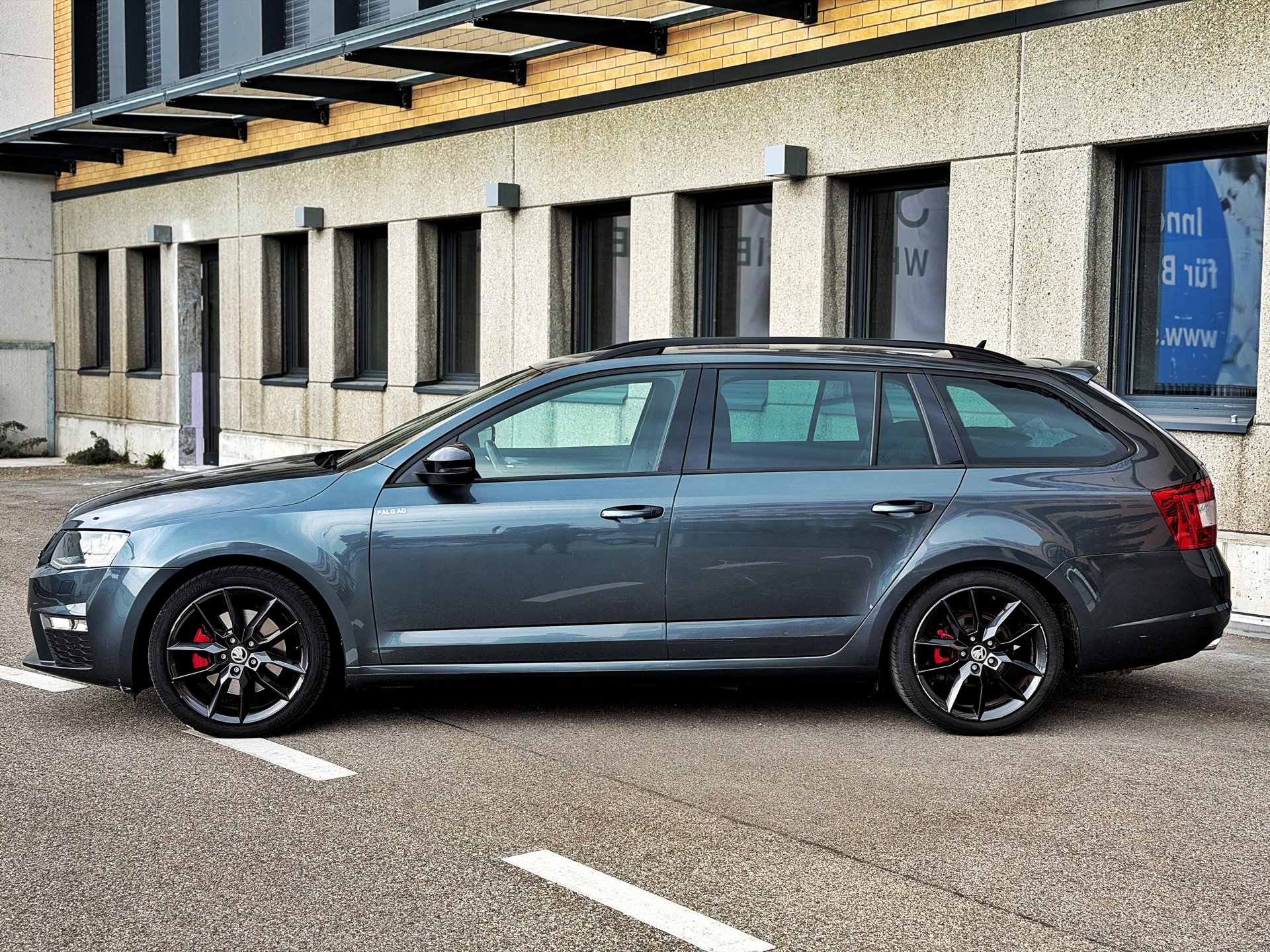 SKODA Octavia Combi 2.0 TDI RS 4x4 DSG-image-1