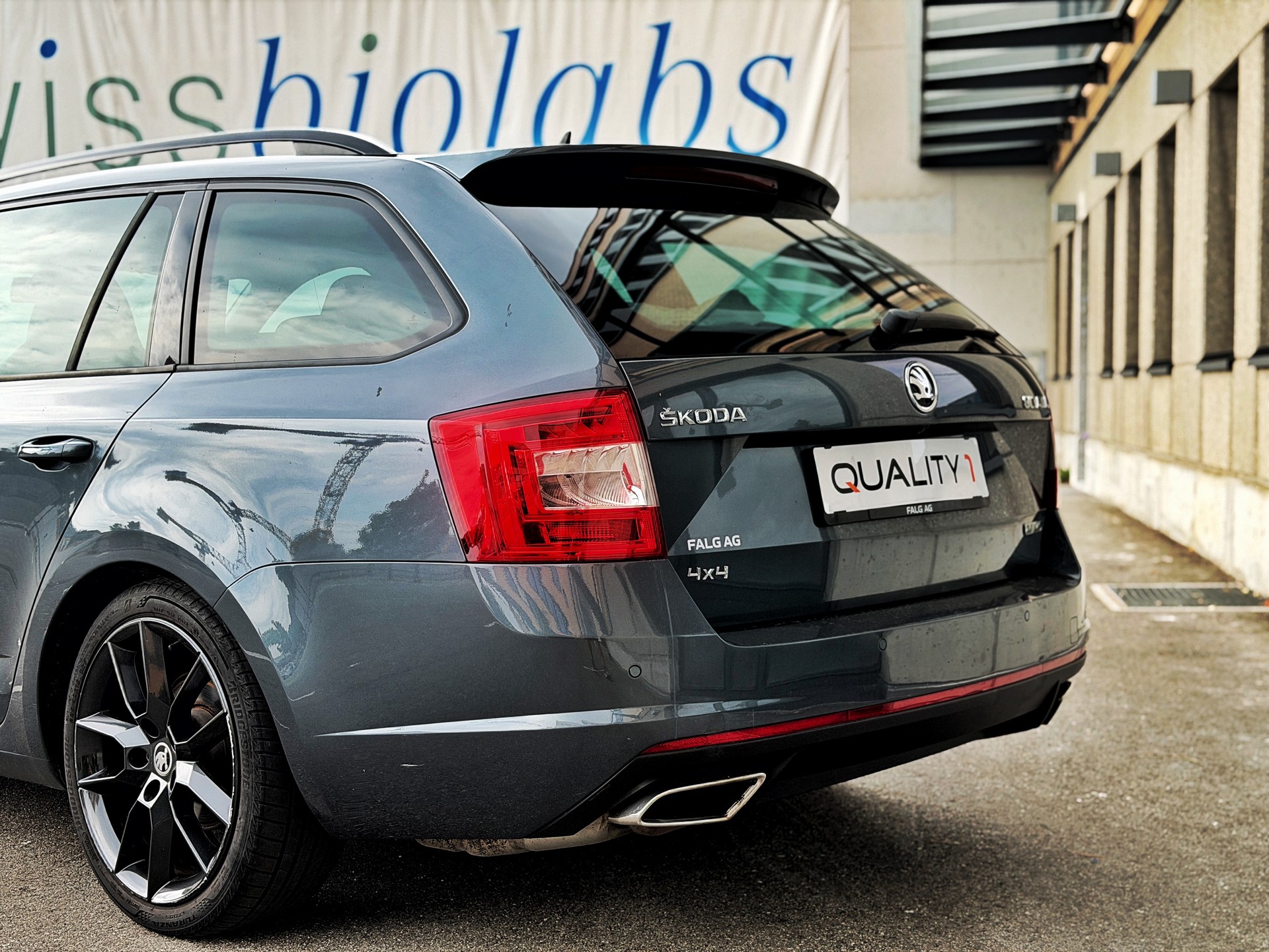 SKODA Octavia Combi 2.0 TDI RS 4x4 DSG-image-13