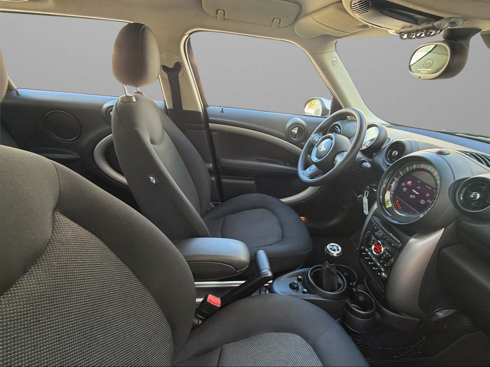 MINI Countryman R60 1.6i Cooper ALL4-image-6
