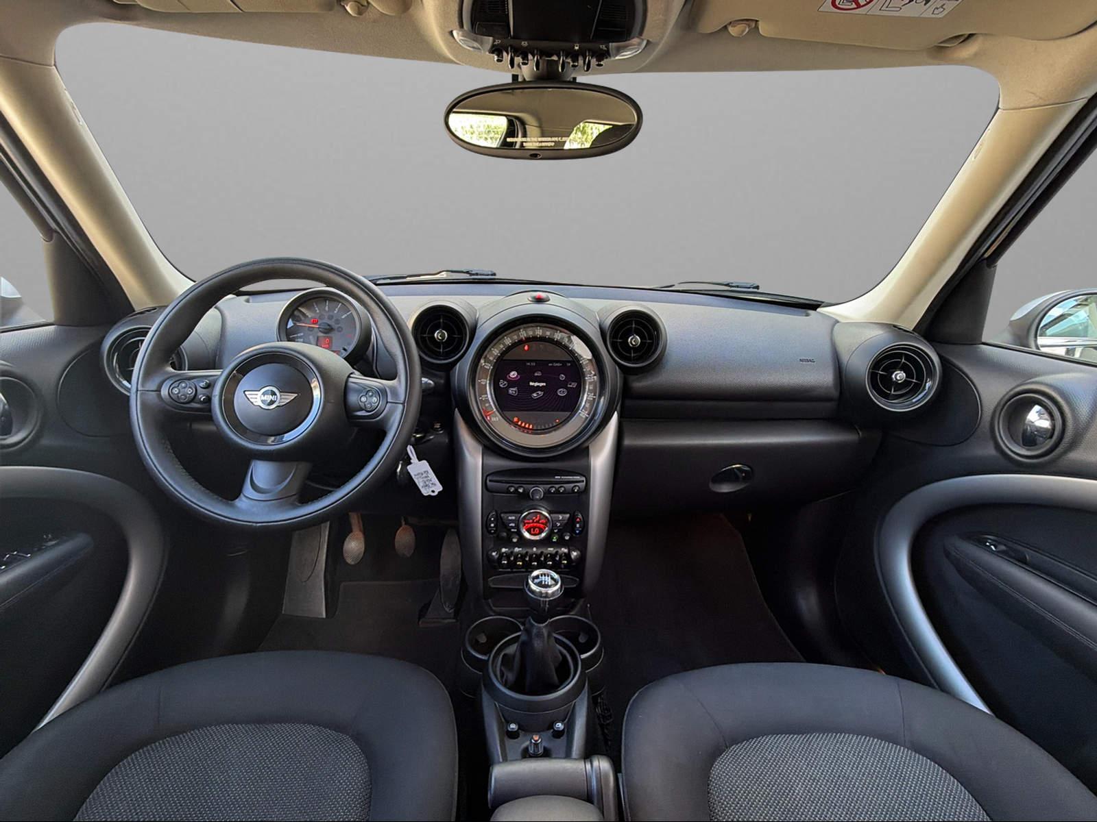 MINI Countryman R60 1.6i Cooper ALL4-image-5