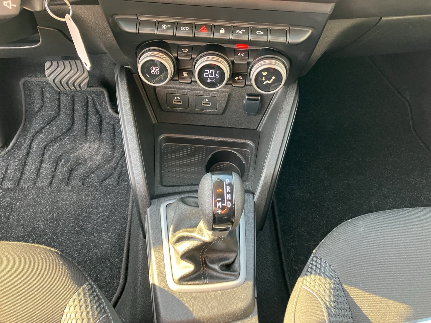 DACIA Duster TCe 150 Journey EDC 4x2-image-11