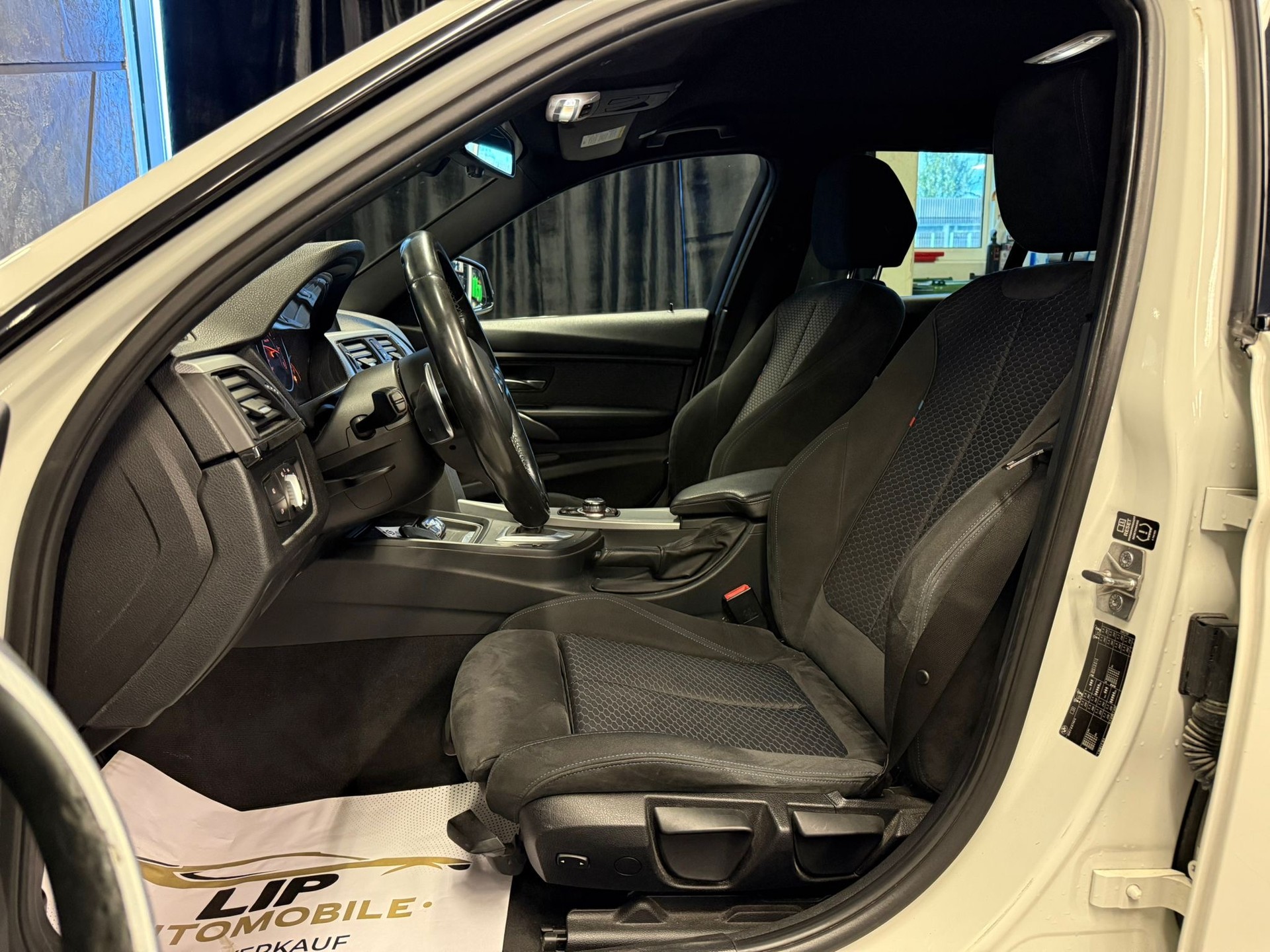 BMW 320d Touring Steptronic ( M Paket )-image-10