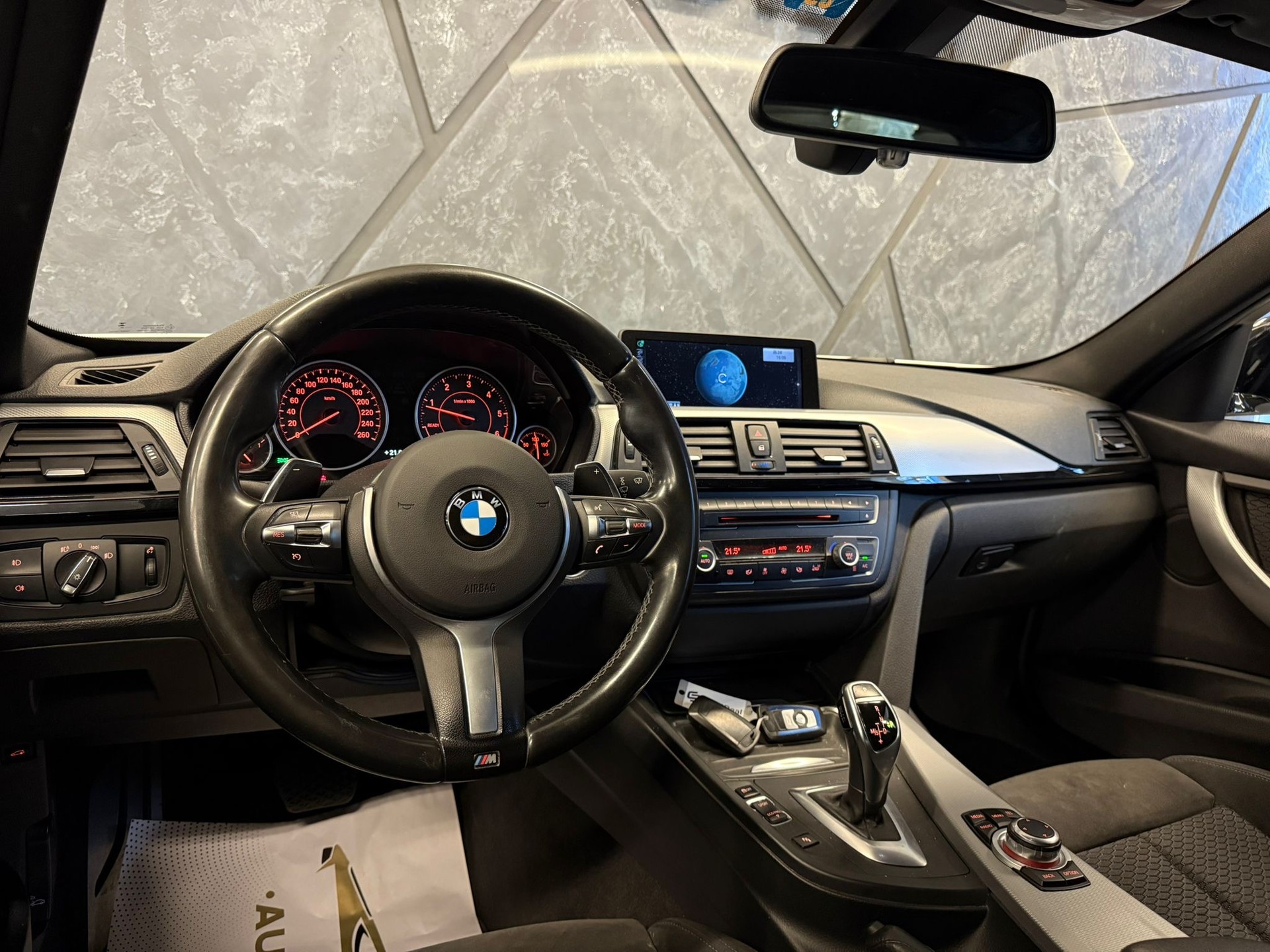 BMW 320d Touring Steptronic ( M Paket )-image-9