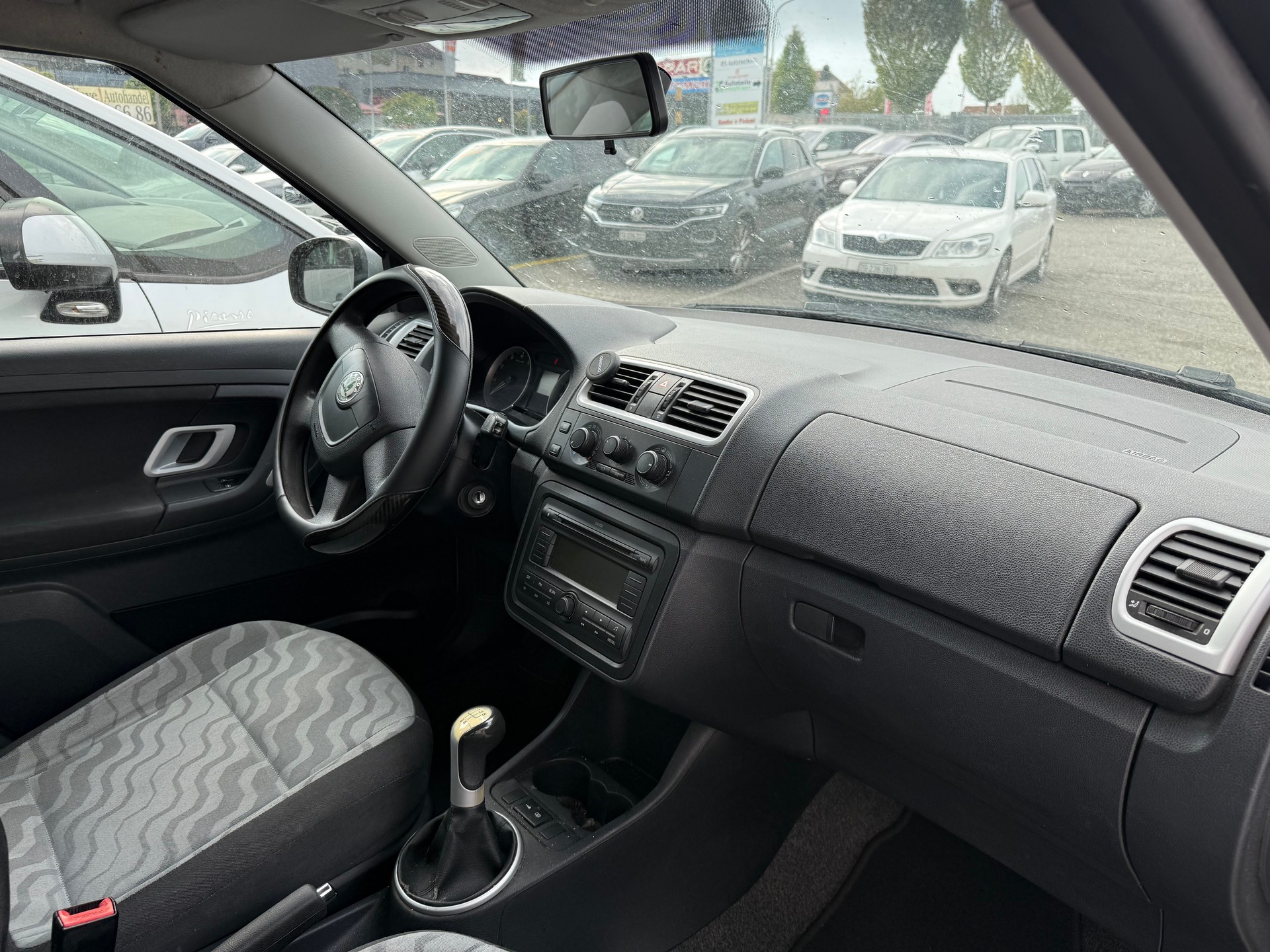 SKODA Fabia 1.2 Entry-image-5