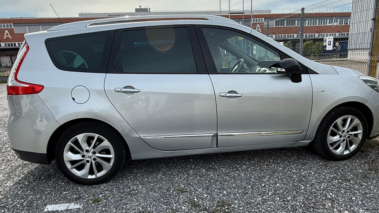 RENAULT Grand Scénic 1.2 16V Turbo Bose-image-7