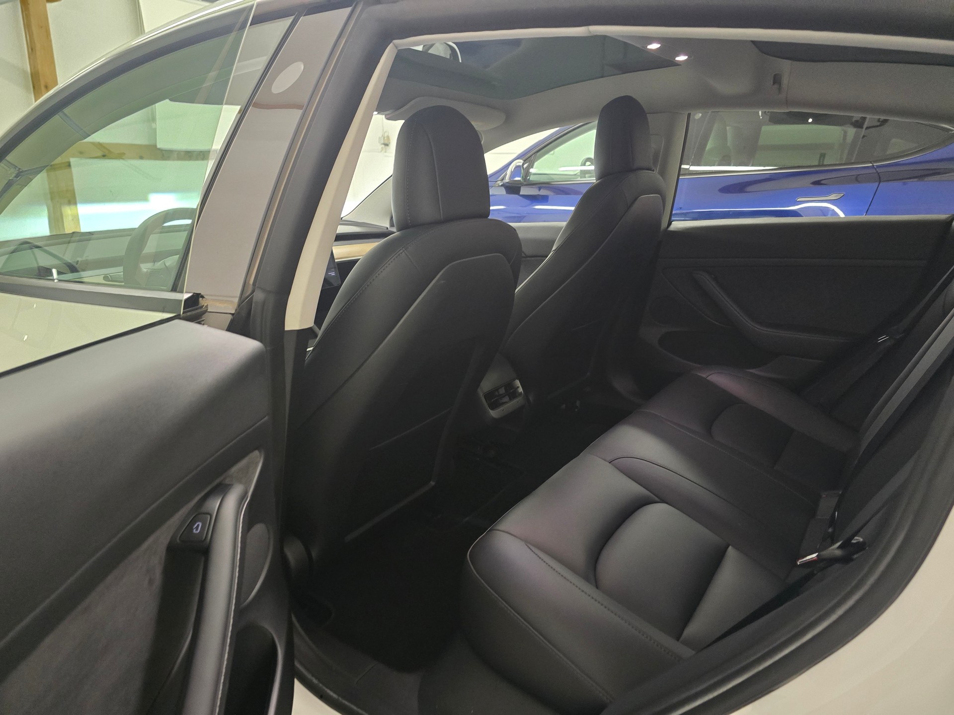 TESLA Model 3 Long Range Dual Motor AWD-image-10
