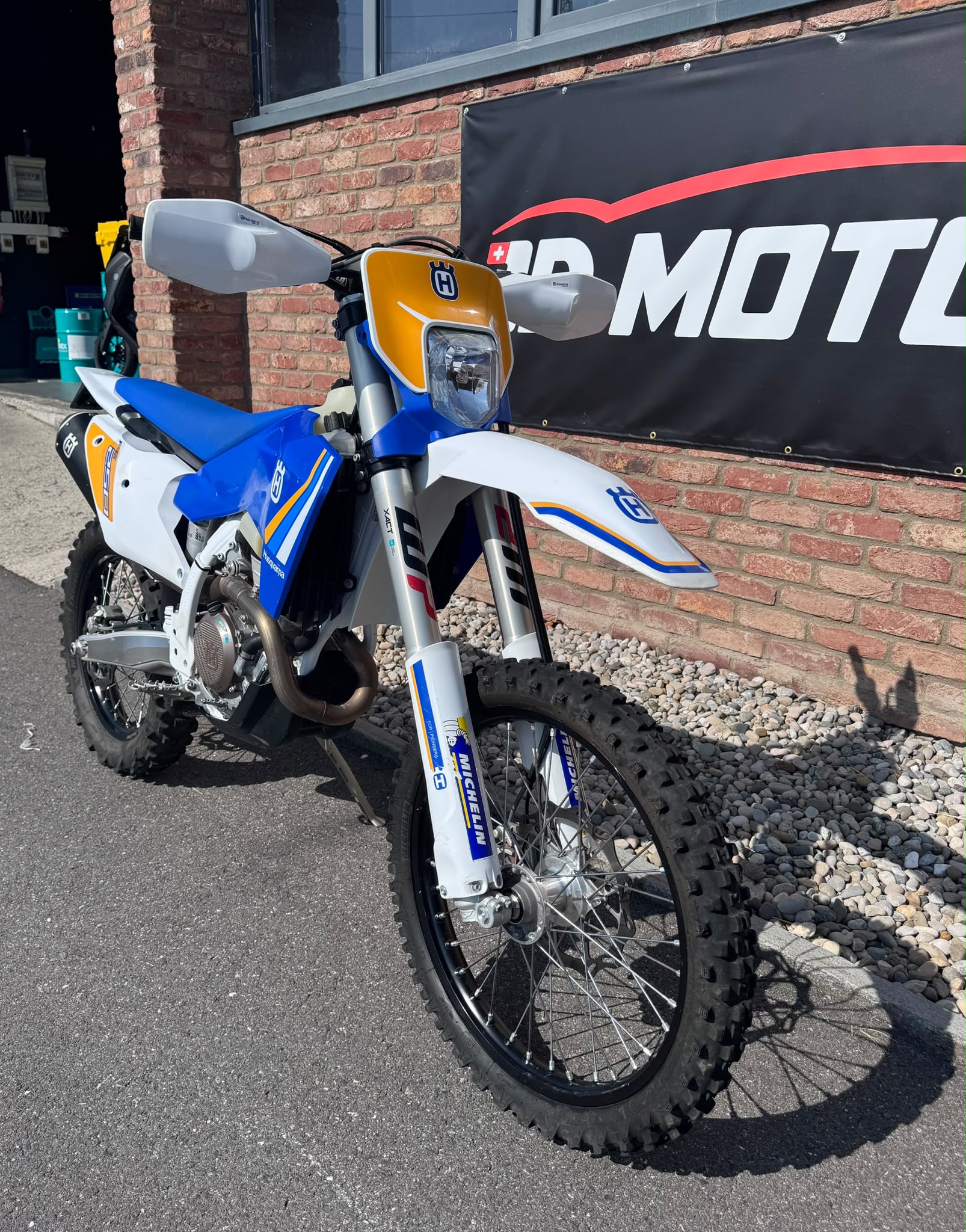 HUSQVARNA FE 250-showroom-element-1
