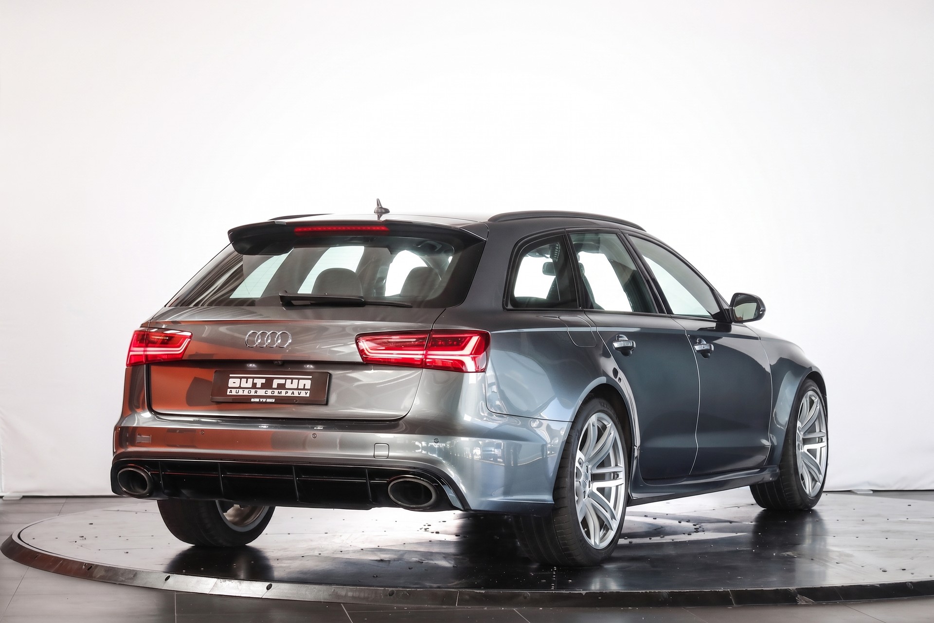 AUDI RS6 Avant 4.0 TFSI V8 quattro Tiptronic-image-3