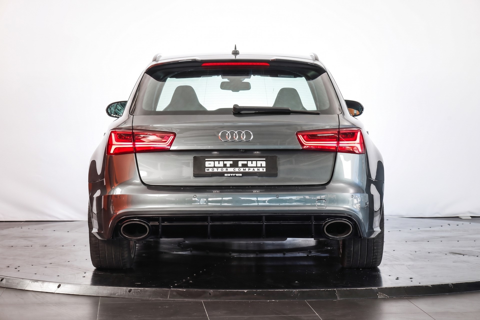 AUDI RS6 Avant 4.0 TFSI V8 quattro Tiptronic-image-2