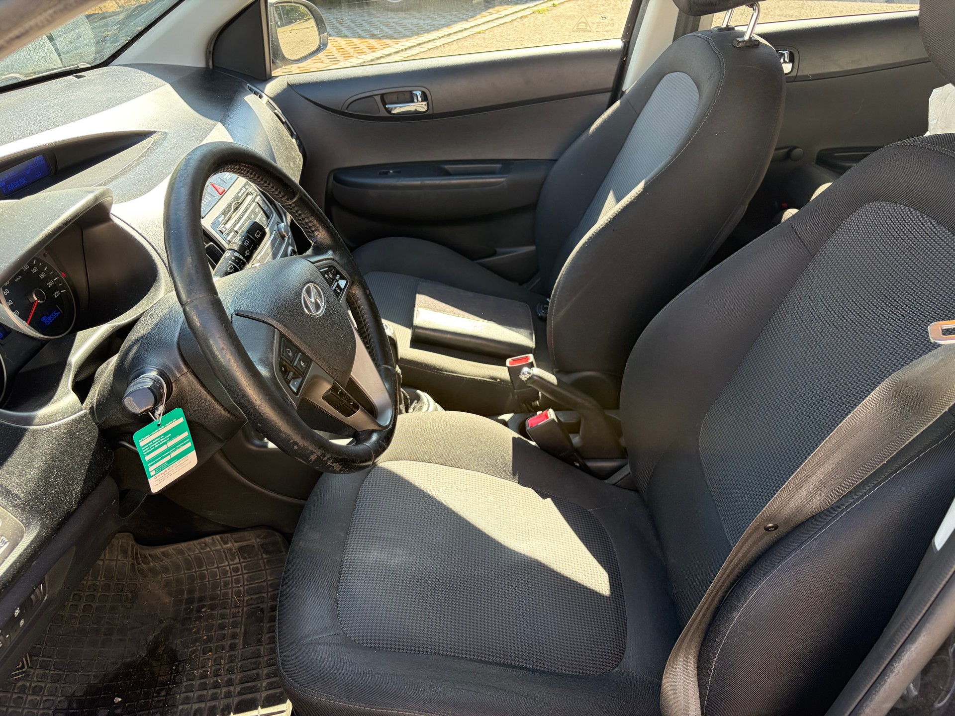 HYUNDAI i20 1.4 GO!-image-11