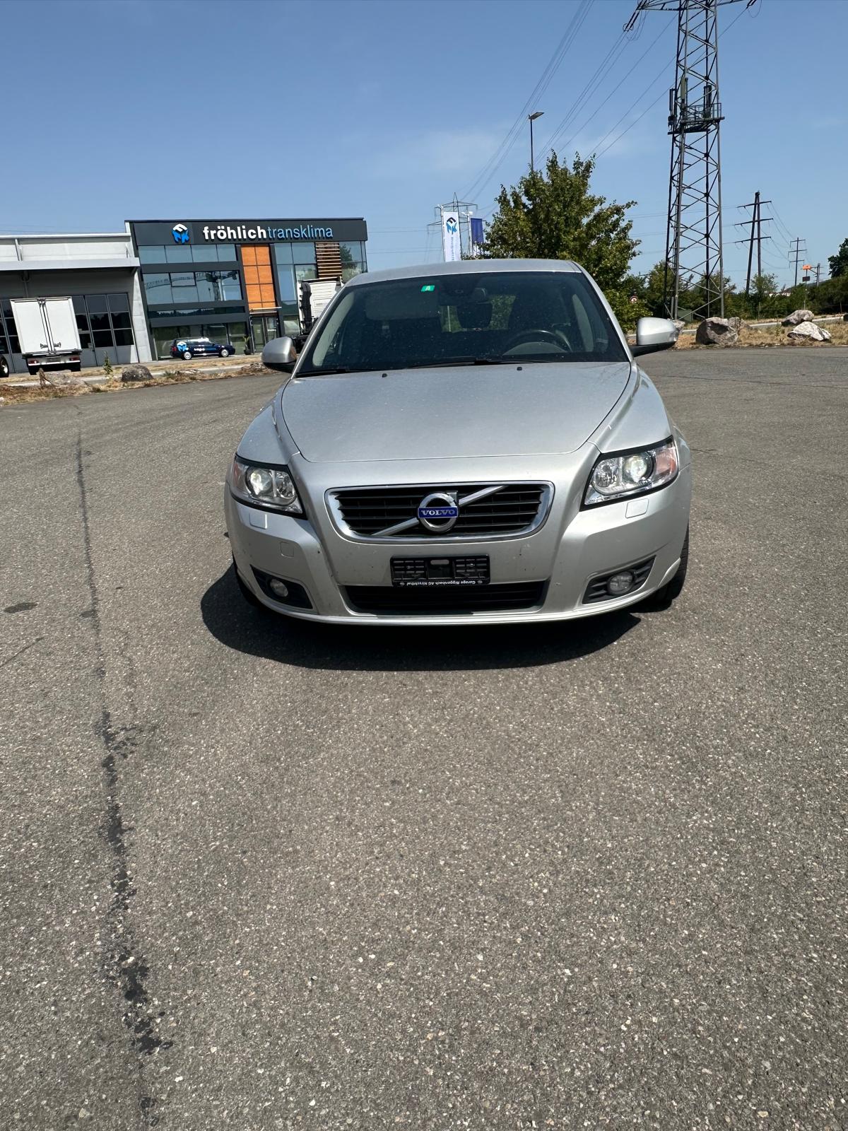 VOLVO V50 D3-image-0