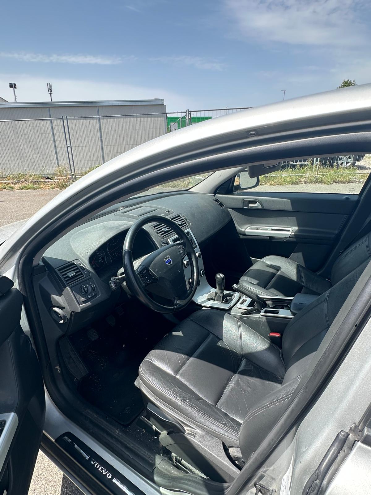 VOLVO V50 D3-image-1