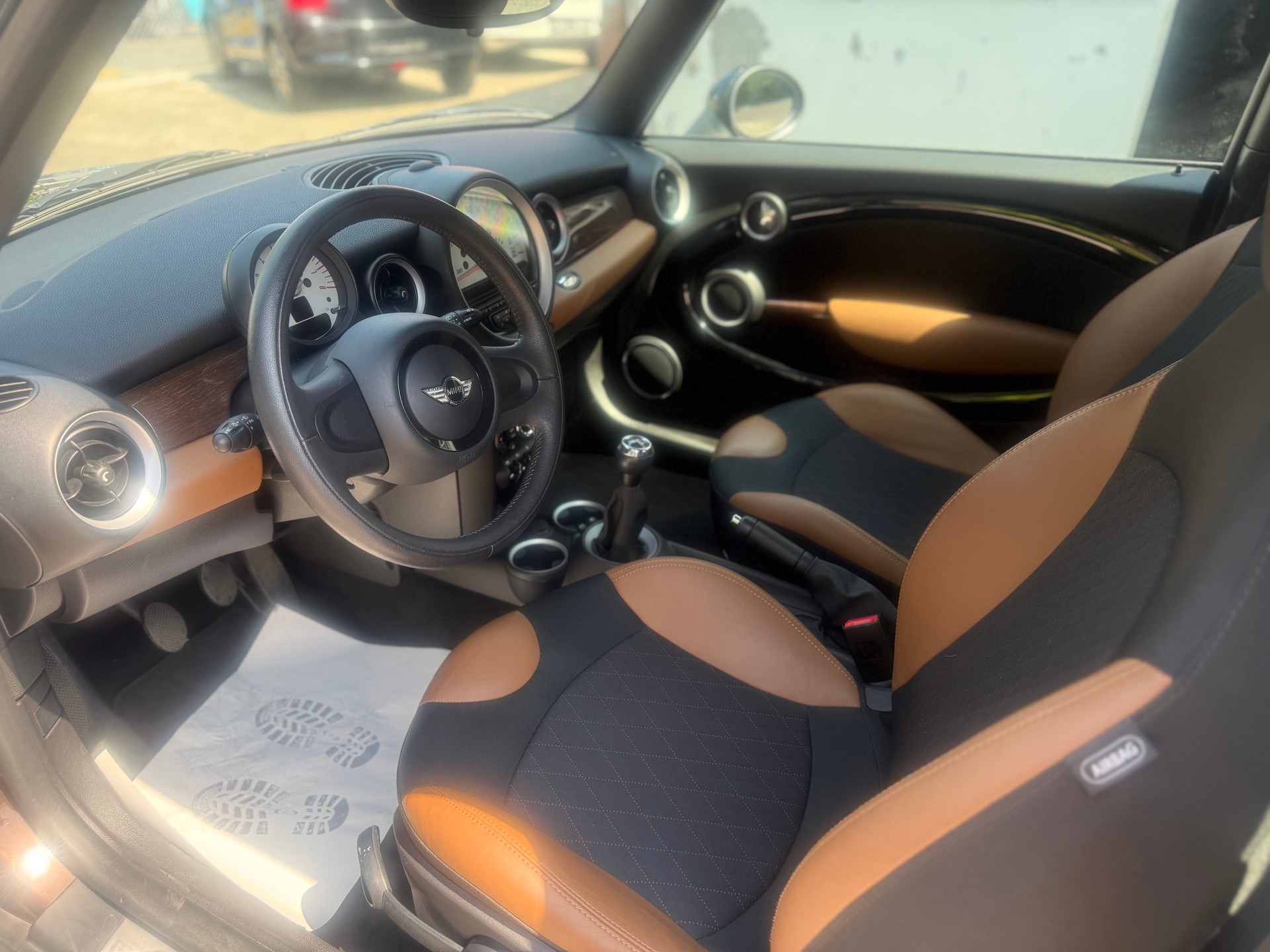 MINI Cooper 1.6 !!! 9980 km !!! ( Comme neuve-1er main-Etat exceptionnel-Visite du jour-Garantie-Service à jour )-image-6