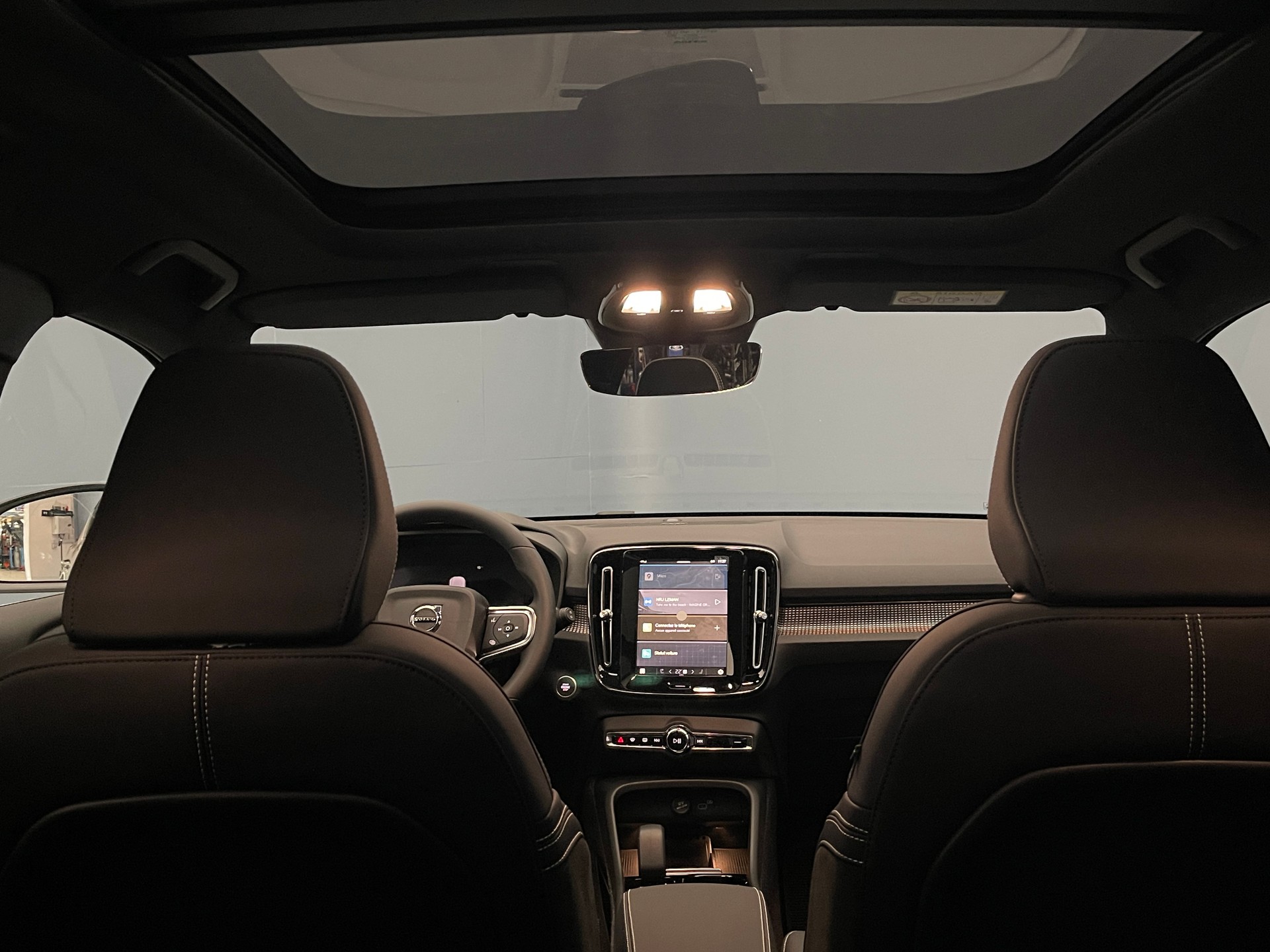 VOLVO XC40 2.0 B4 MH Ultra Dark-image-9