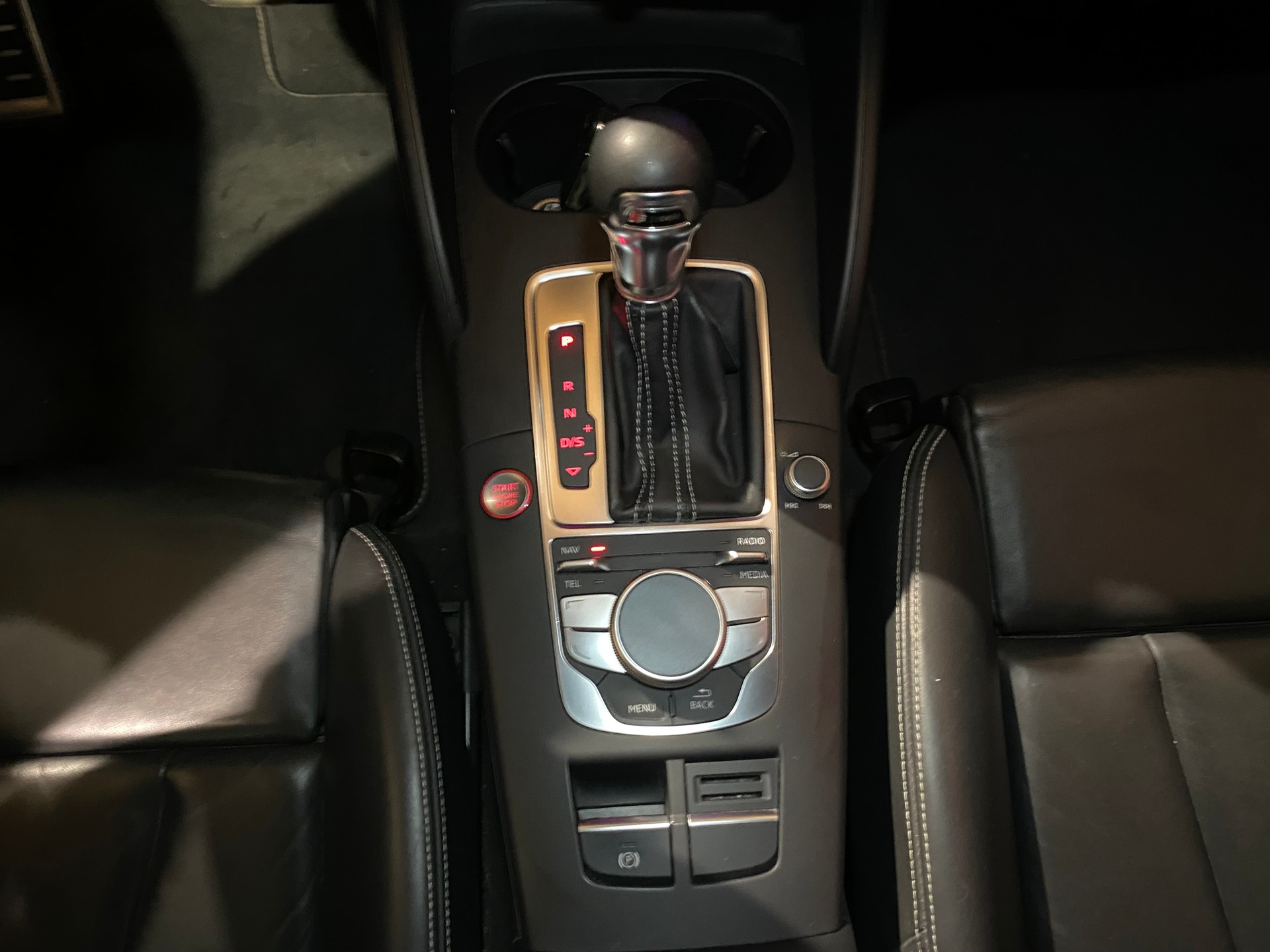AUDI S3 Sportback 2.0 TFSI quattro S-tronic-image-23