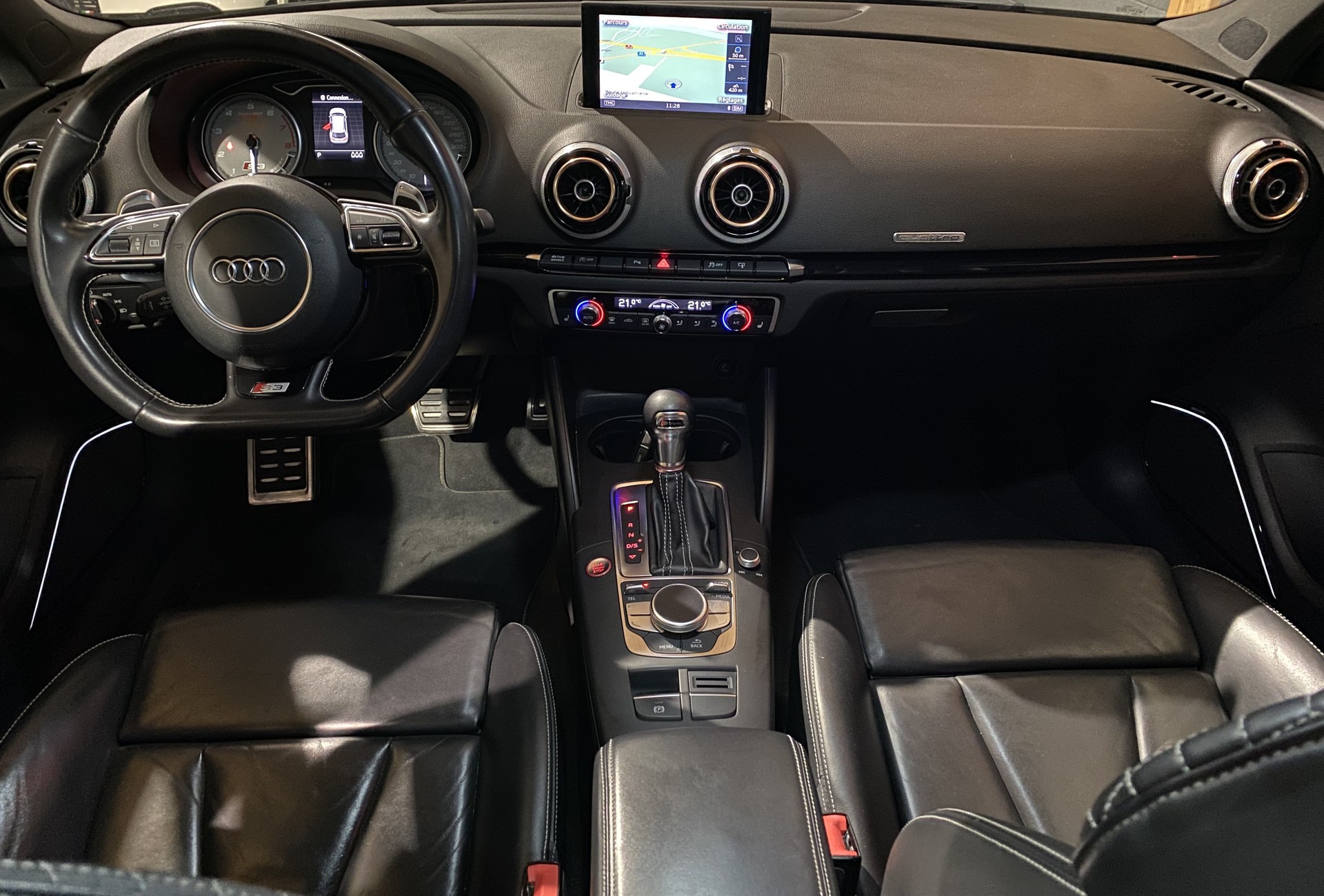 AUDI S3 Sportback 2.0 TFSI quattro S-tronic-image-19