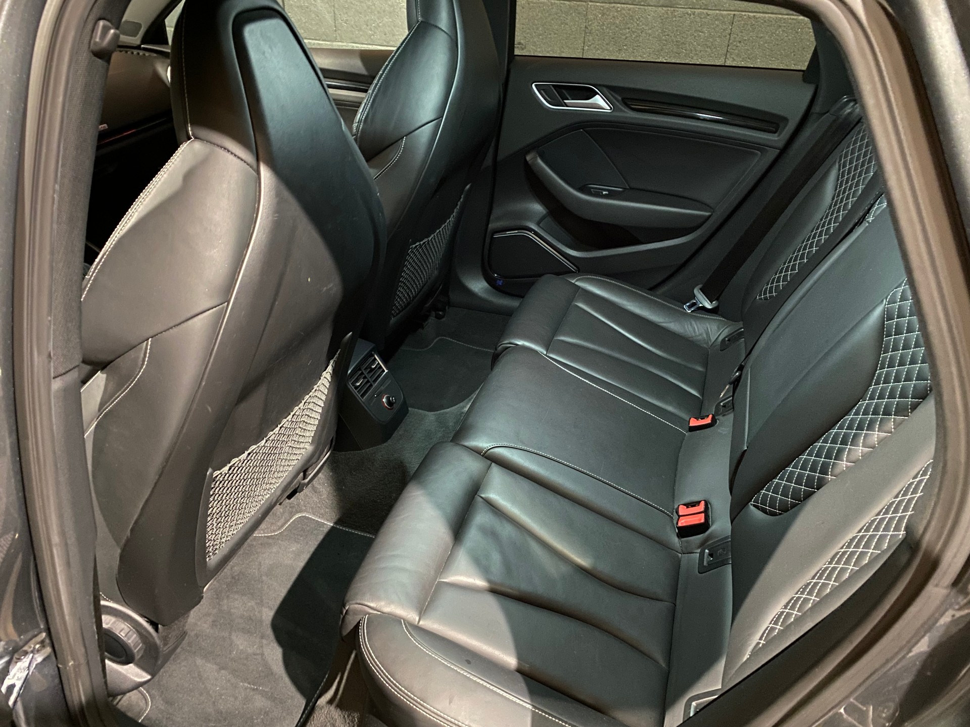 AUDI S3 Sportback 2.0 TFSI quattro S-tronic-image-16