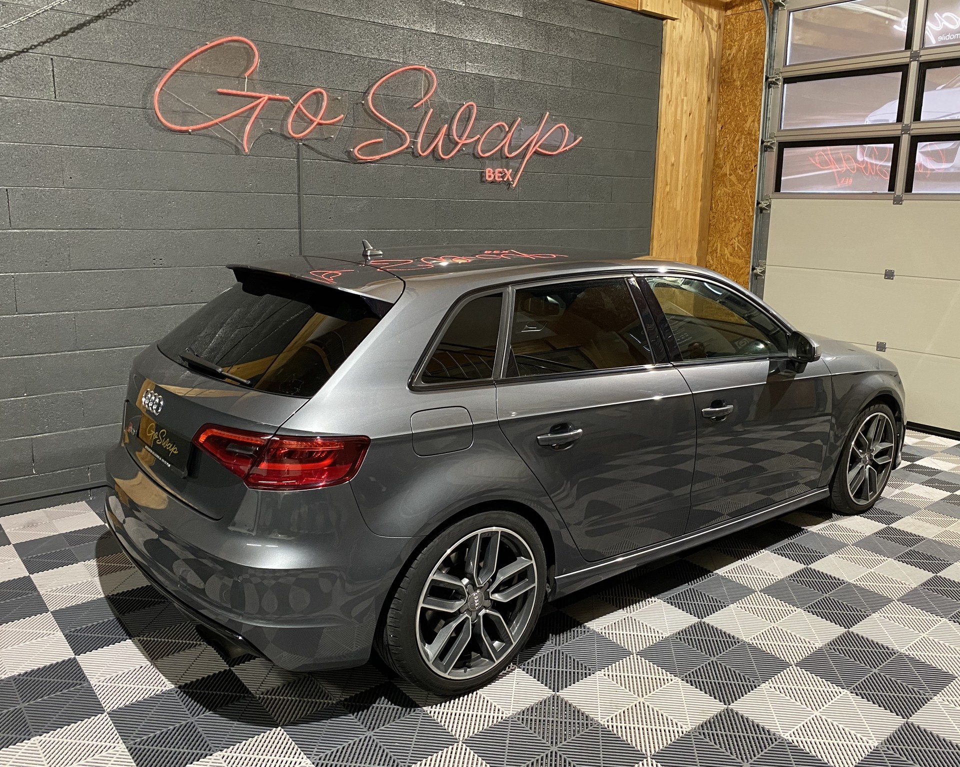 AUDI S3 Sportback 2.0 TFSI quattro S-tronic-image-3