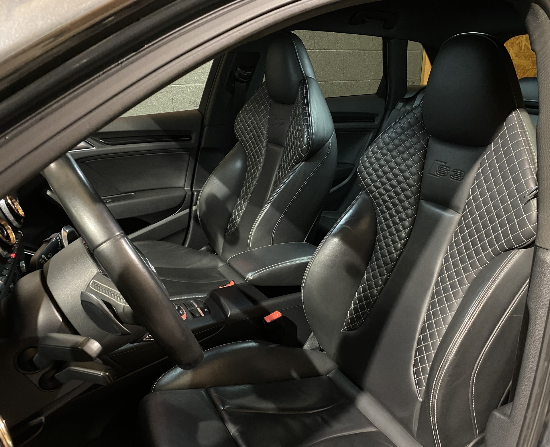 AUDI S3 Sportback 2.0 TFSI quattro S-tronic-image-15