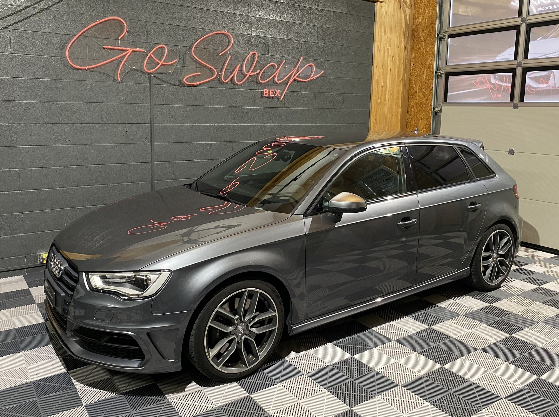 AUDI S3 Sportback 2.0 TFSI quattro S-tronic-image-9