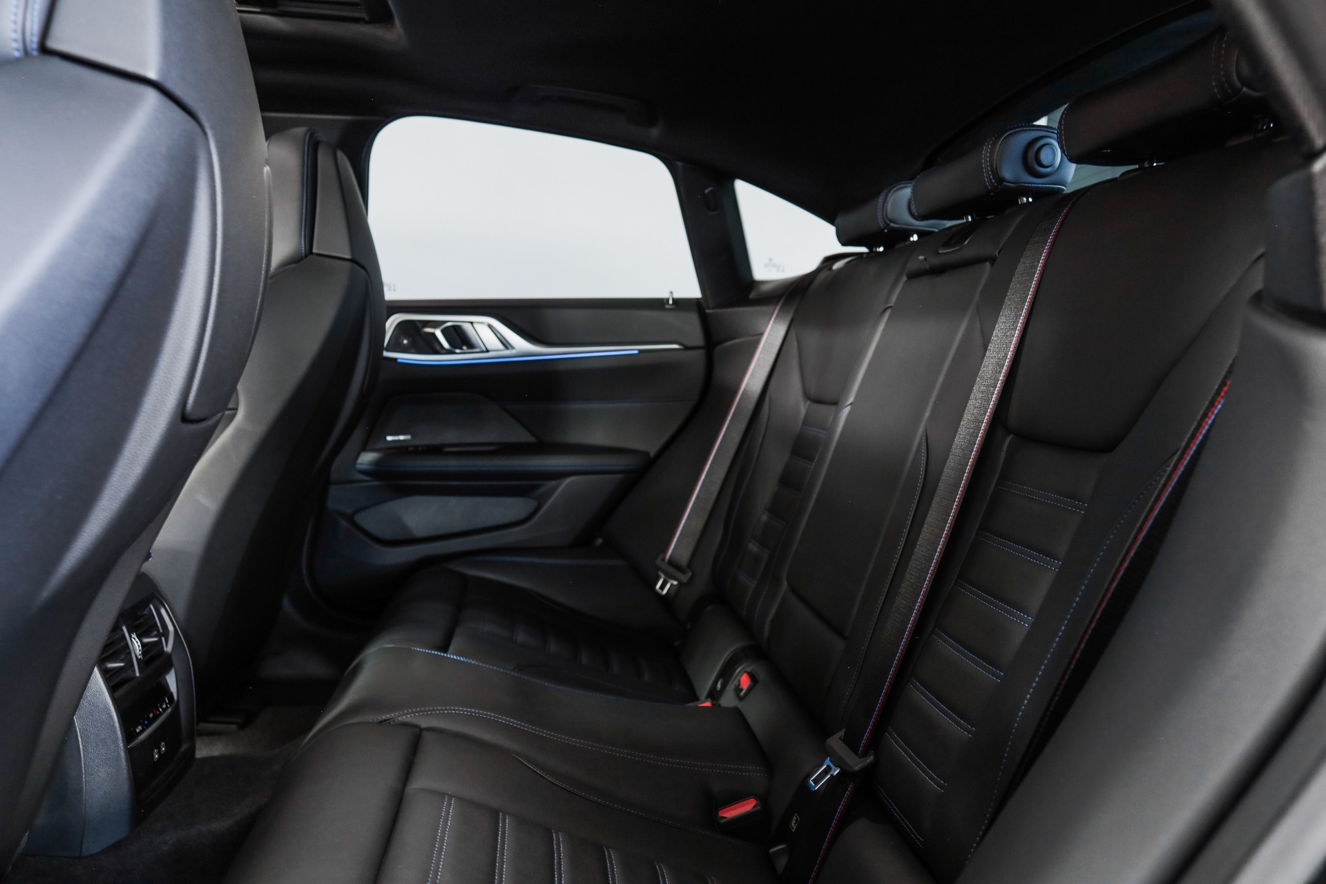 BMW i4 M50-image-13