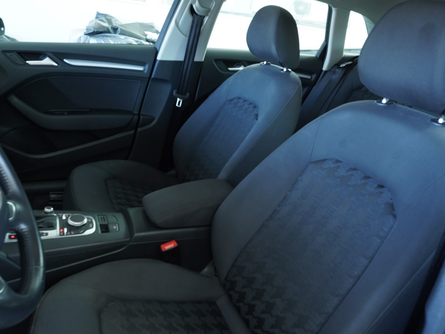 AUDI A3 Sportback 1.8 TFSI Ambition S-tronic-image-3