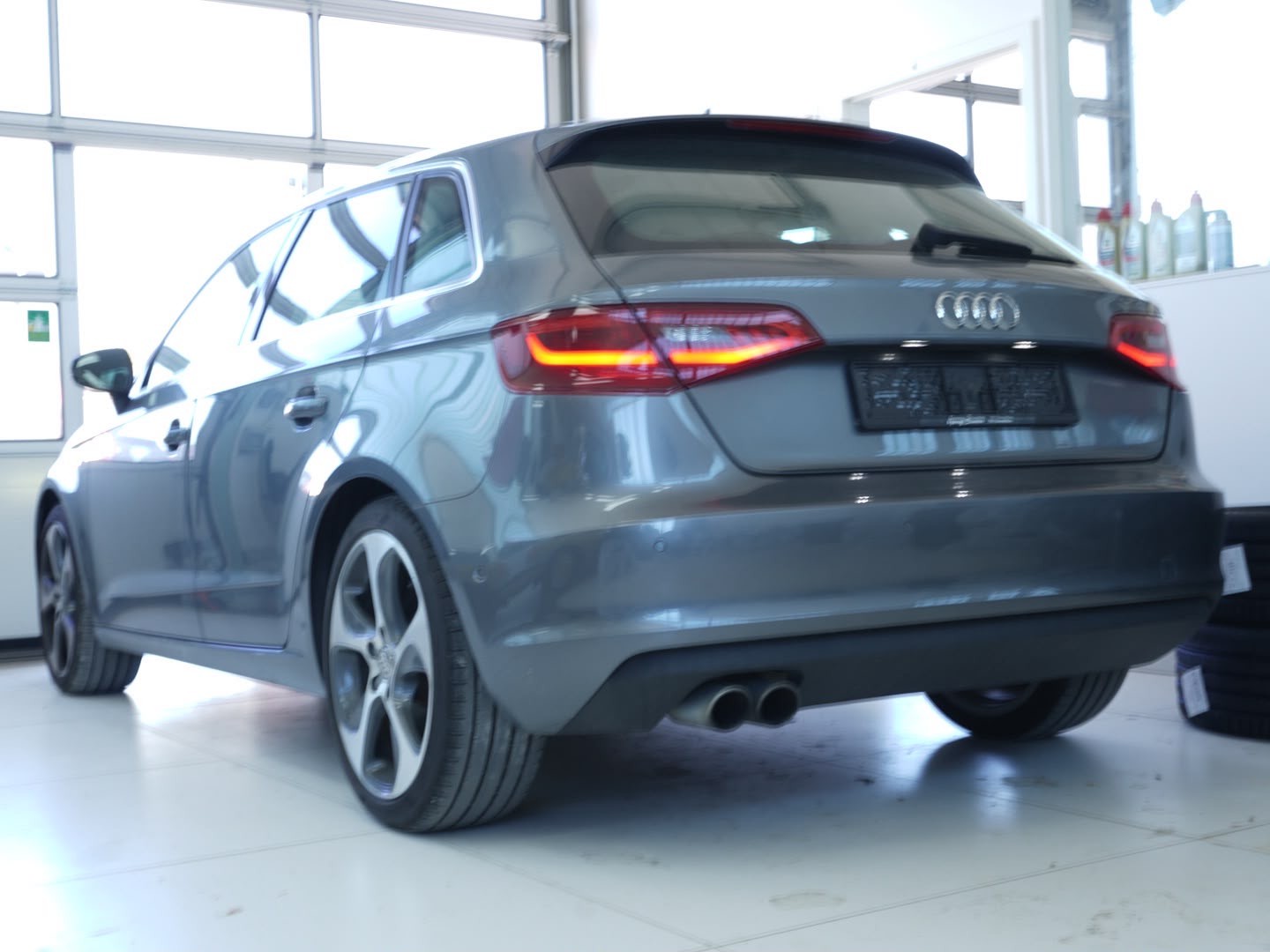 AUDI A3 Sportback 1.8 TFSI Ambition S-tronic-image-1