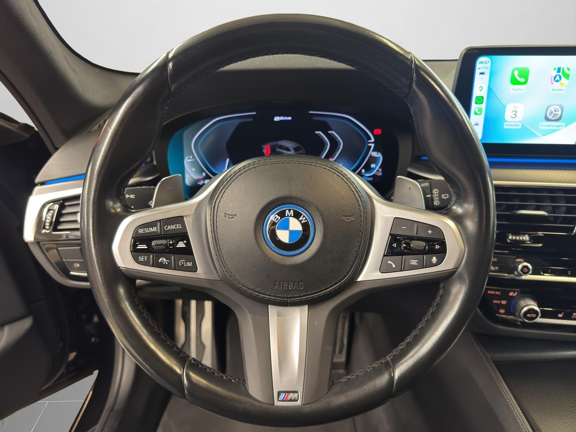 BMW 530e xDrive M-Sport Steptronic-image-4