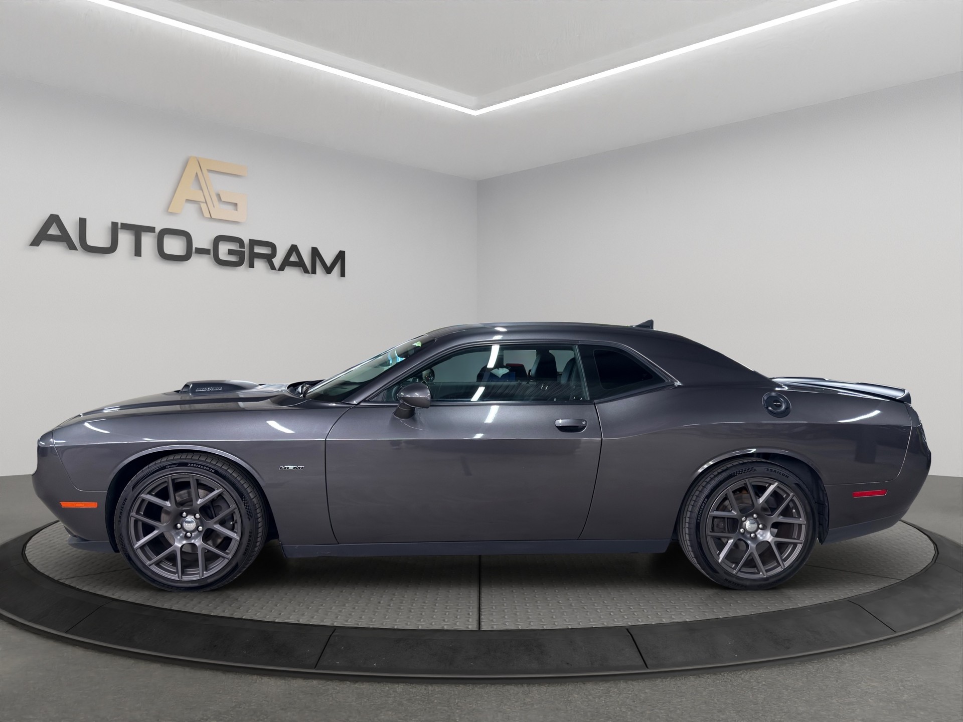 DODGE Challenger 5.71 Shaker-showroom-element-1